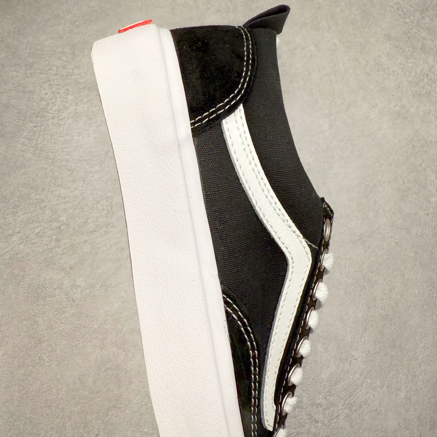 图片[6]-Vans Old Skool Skate 36 黑白 范斯官方 舒适百搭休闲滑板鞋 鞋型升级融合面包鞋元素 时尚简约 加厚鞋舌设计 毛圈内衬搭配缓震鞋垫 提升舒适脚感 货号：VN000D5RBA2 尺码：35 36 36.5 37 38 38.5 39 40 40.5 41 42 42.5 43 44-选品中心