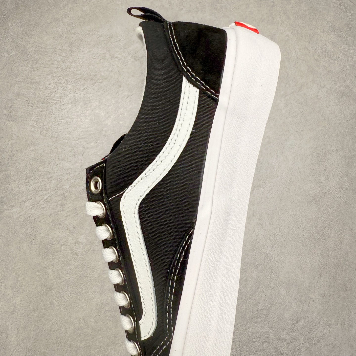 图片[7]-Vans Old Skool Skate 36 黑白 范斯官方 舒适百搭休闲滑板鞋 鞋型升级融合面包鞋元素 时尚简约 加厚鞋舌设计 毛圈内衬搭配缓震鞋垫 提升舒适脚感 货号：VN000D5RBA2 尺码：35 36 36.5 37 38 38.5 39 40 40.5 41 42 42.5 43 44-选品中心