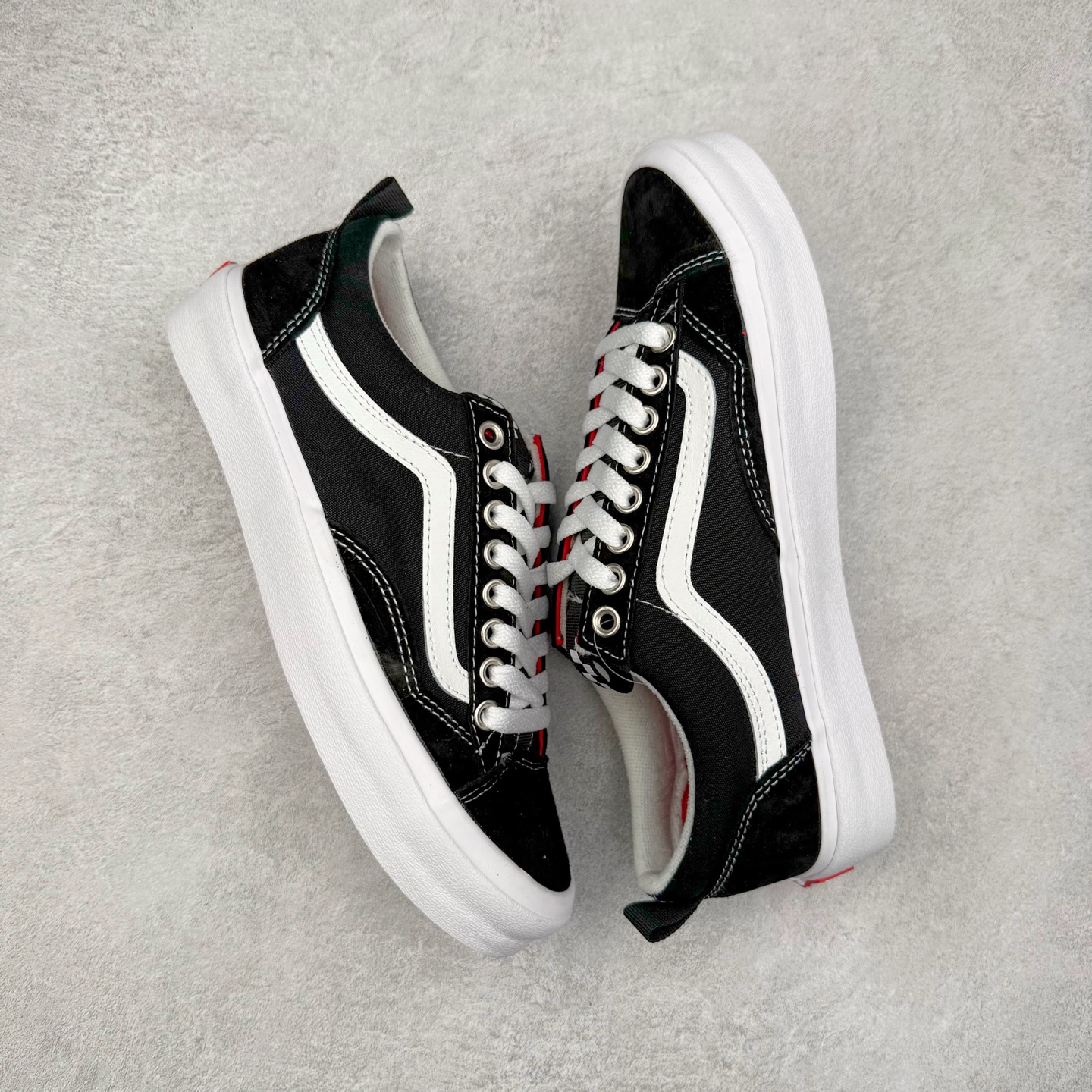 图片[3]-Vans Old Skool Skate 36 黑白 范斯官方 舒适百搭休闲滑板鞋 鞋型升级融合面包鞋元素 时尚简约 加厚鞋舌设计 毛圈内衬搭配缓震鞋垫 提升舒适脚感 货号：VN000D5RBA2 尺码：35 36 36.5 37 38 38.5 39 40 40.5 41 42 42.5 43 44-选品中心