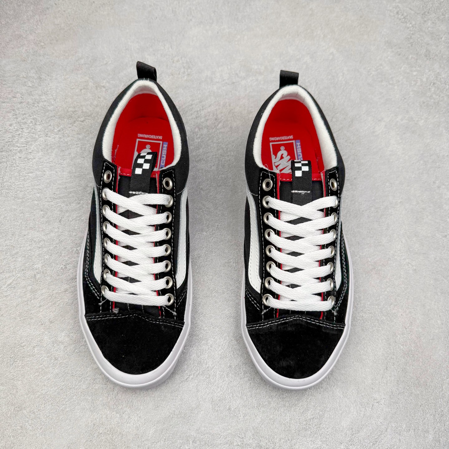 图片[2]-Vans Old Skool Skate 36 黑白 范斯官方 舒适百搭休闲滑板鞋 鞋型升级融合面包鞋元素 时尚简约 加厚鞋舌设计 毛圈内衬搭配缓震鞋垫 提升舒适脚感 货号：VN000D5RBA2 尺码：35 36 36.5 37 38 38.5 39 40 40.5 41 42 42.5 43 44-选品中心