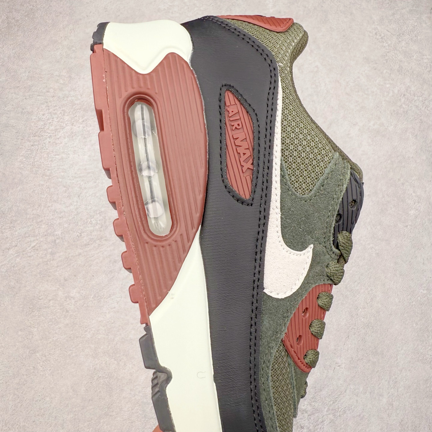 图片[6]-＃MX版 NK Air MAX 90 气垫复古减震跑步鞋 DM0029-300 经典重温 独家陆续补货 外单专供大厂出品 品质稳定 一百余色 终端操作 Air Max 90于1990年推出 来自Air Max系列 在Air Max 1的基础上改进而得 增加了气垫面积 外型上也更为流线 最特別的就是加入了菱纹塑胶嵌板 为Air Max 90增添了许多潮流气息 皮革鞋面 造就出色耐穿性和支撑力 Max Air缓震配置搭配泡棉中底 令Air Max 90轻盈而舒适 华夫格橡胶外底 铸就Air Max 90非凡的抓地力 而Air Max 90不仅是一双跑鞋 它成功跨越了时间的演进 成为了球鞋文化与潮流圈中最熟为人知的鞋款之一 尺码：36 36.5 37.5 38 38.5 39 40 40.5 41 42 42.5 43 44 44.5 45-选品中心