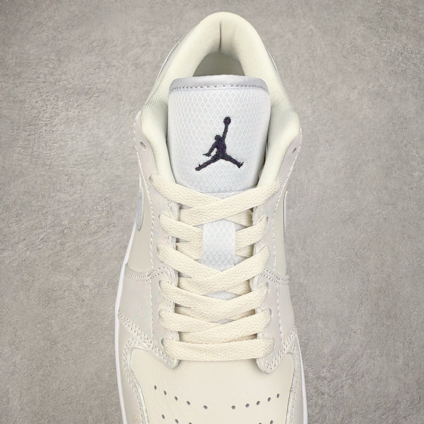 图片[5]-＃DT纯原 Air Jordan AJ1 Low 低帮 CNY 蛇年限定 HF4080-001 终端优势供应 市面中低帮最具代表性版本没有之一 口碑大厂出品 品控大底版型不断改良更新 全套原纸板楦头开发 确保原汁原味 完美呈现版型 完美零毛边处理 原厂内置全掌气垫 价格定位良心 平台专用代工流水线出品 一眼公司既视感 拿到手的一瞬间就与众不同 碾压市面所有版本 全部原鞋开发 每一个配色都会采购原鞋确认细节 打破市面看图做货无好货之说 尺码：35.5 36 36.5 37.5 38 38.5 39 40 40.5 41 42 42.5 43 44 44.5 45 46-选品中心