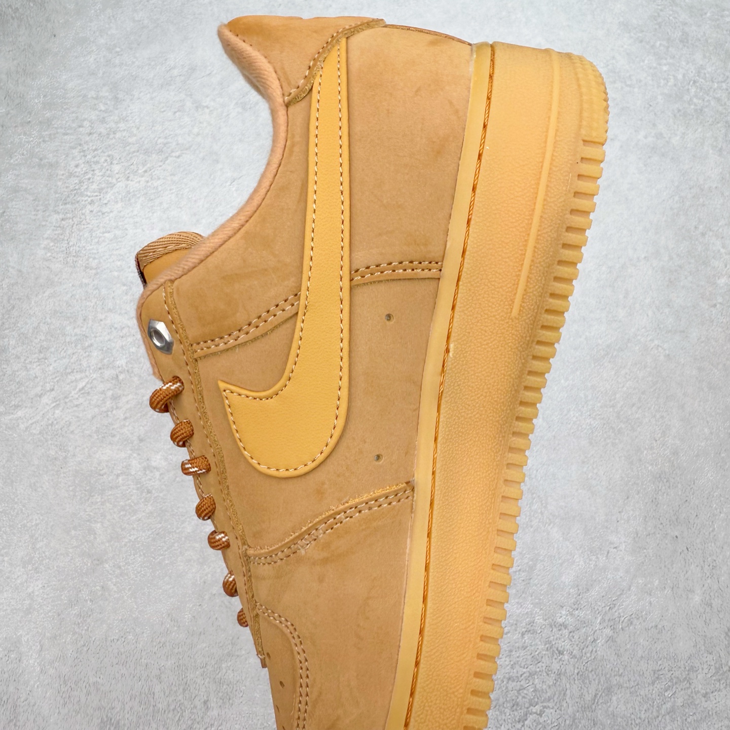 图片[7]-＃福利特价 NK Air Force 1´07 Low 空军一号低帮百搭休闲运动板鞋 柔软、弹性十足的缓震性能和出色的中底设计 横跨复古与现代的外型结合 造就出风靡全球 三十多年的Force 1 直到今天还深受青睐 尺码：36 36.5 37.5 38 38.5 39 40 40.5 41 42 42.5 43 44 44.5 45-选品中心