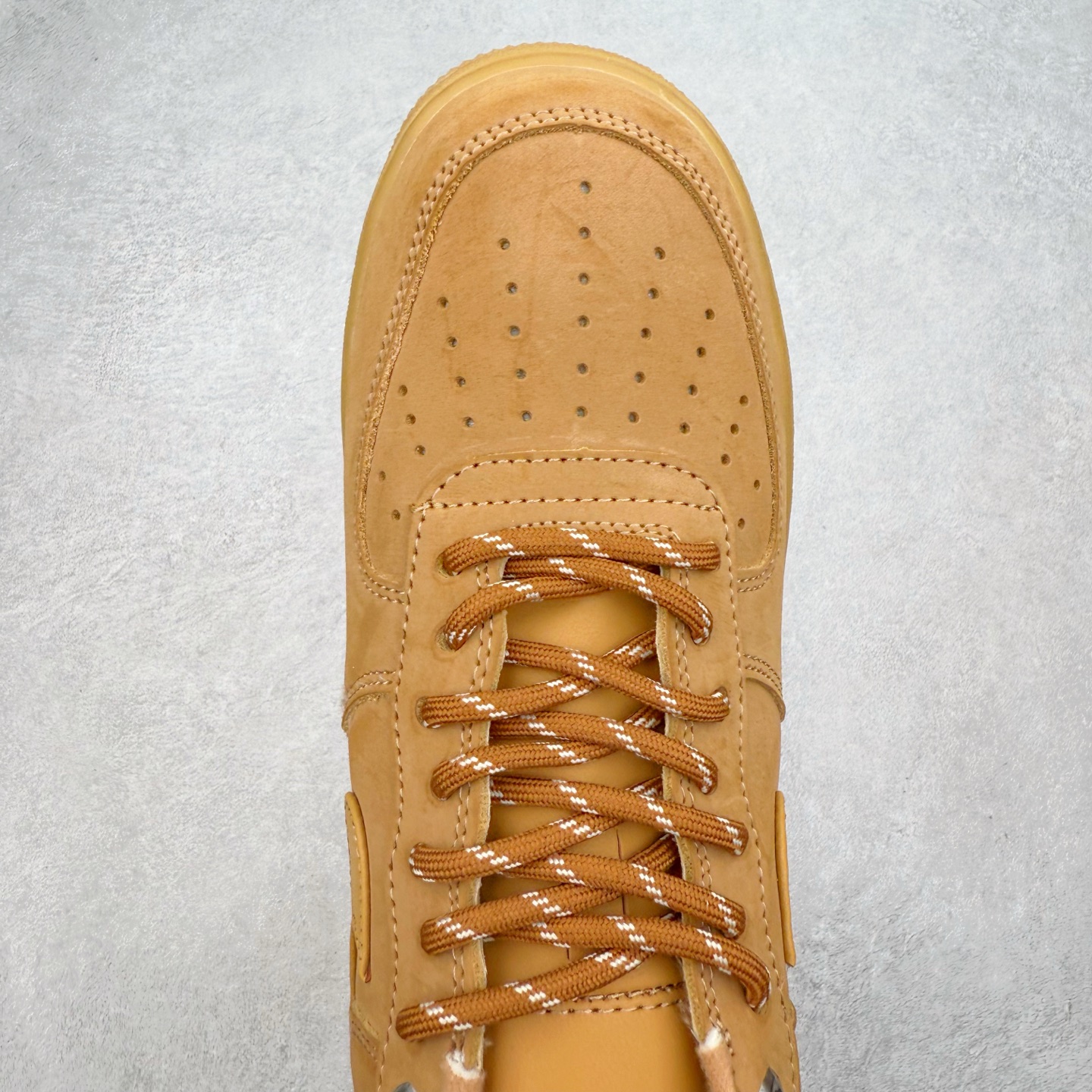 图片[4]-＃福利特价 NK Air Force 1´07 Low 空军一号低帮百搭休闲运动板鞋 柔软、弹性十足的缓震性能和出色的中底设计 横跨复古与现代的外型结合 造就出风靡全球 三十多年的Force 1 直到今天还深受青睐 尺码：36 36.5 37.5 38 38.5 39 40 40.5 41 42 42.5 43 44 44.5 45-选品中心