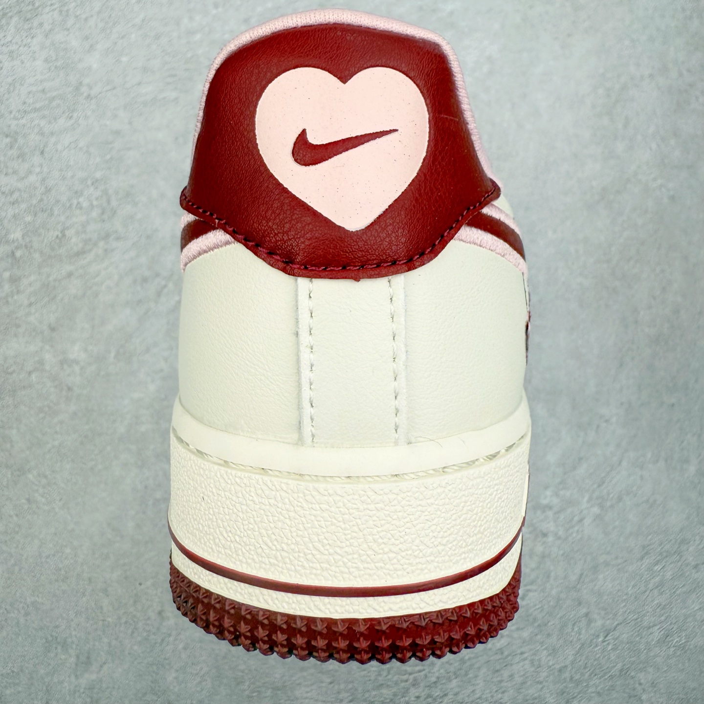 图片[8]-＃福利特价 NK Air Force 1´07 Low 空军一号低帮百搭休闲运动板鞋 柔软、弹性十足的缓震性能和出色的中底设计 横跨复古与现代的外型结合 造就出风靡全球 三十多年的Force 1 直到今天还深受青睐 尺码：36 36.5 37.5 38 38.5 39 40 40.5 41 42 42.5 43 44 44.5 45-选品中心