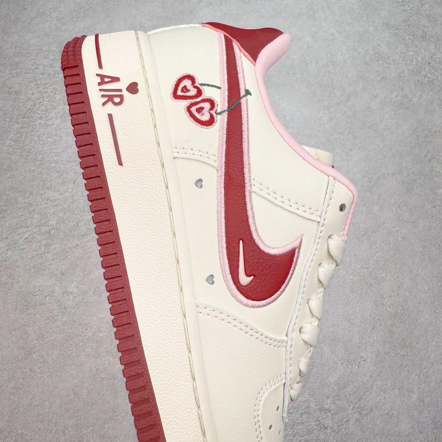 图片[6]-＃福利特价 NK Air Force 1´07 Low 空军一号低帮百搭休闲运动板鞋 柔软、弹性十足的缓震性能和出色的中底设计 横跨复古与现代的外型结合 造就出风靡全球 三十多年的Force 1 直到今天还深受青睐 尺码：36 36.5 37.5 38 38.5 39 40 40.5 41 42 42.5 43 44 44.5 45-选品中心