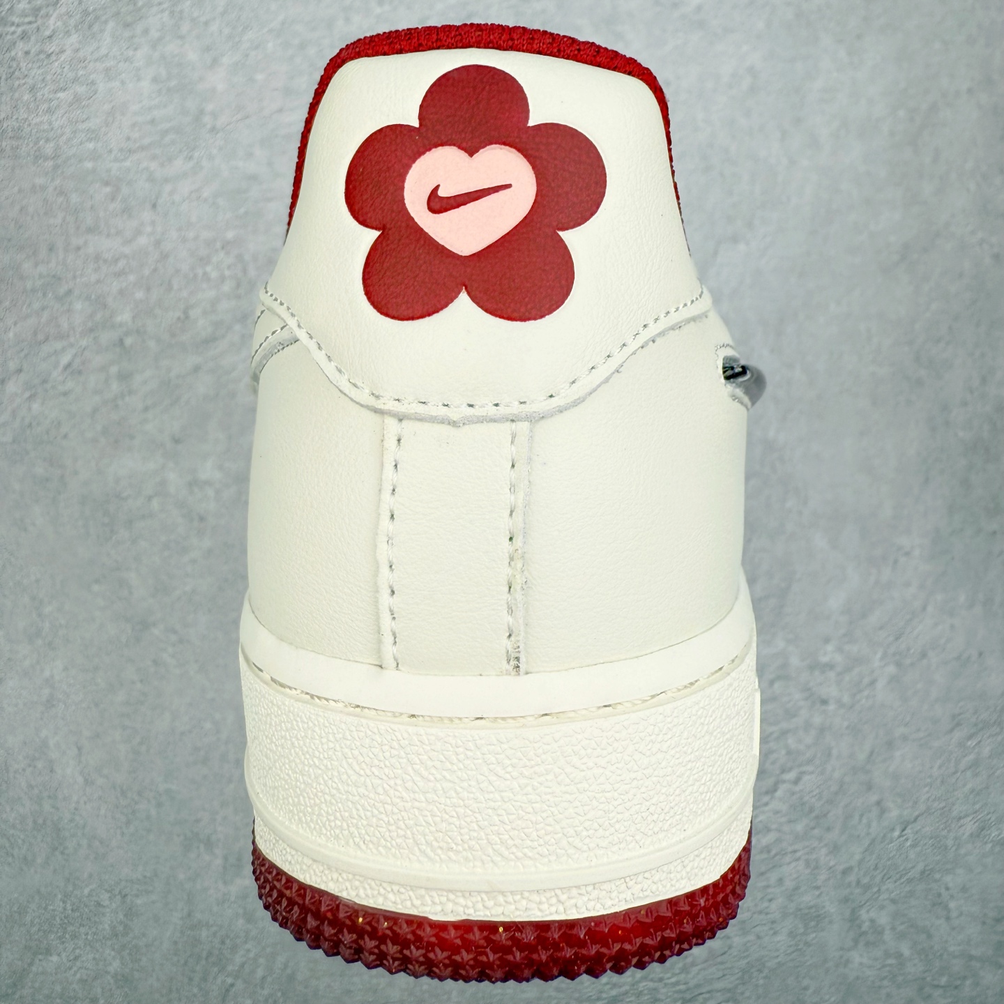 图片[8]-＃福利特价 NK Air Force 1´07 Low 空军一号低帮百搭休闲运动板鞋 柔软、弹性十足的缓震性能和出色的中底设计 横跨复古与现代的外型结合 造就出风靡全球 三十多年的Force 1 直到今天还深受青睐 尺码：36 36.5 37.5 38 38.5 39 40 40.5 41 42 42.5 43 44 44.5 45-选品中心