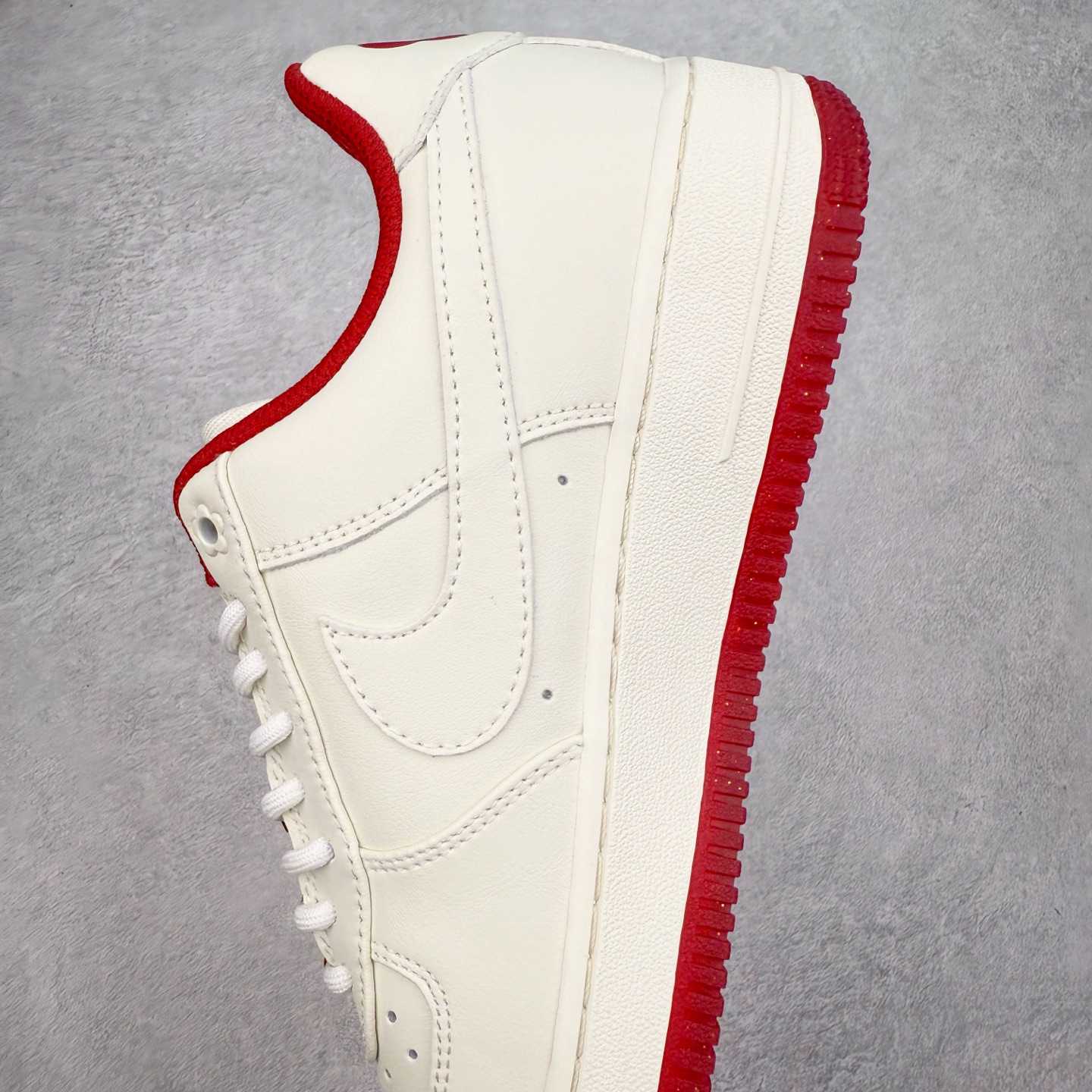 图片[7]-＃福利特价 NK Air Force 1´07 Low 空军一号低帮百搭休闲运动板鞋 柔软、弹性十足的缓震性能和出色的中底设计 横跨复古与现代的外型结合 造就出风靡全球 三十多年的Force 1 直到今天还深受青睐 尺码：36 36.5 37.5 38 38.5 39 40 40.5 41 42 42.5 43 44 44.5 45-选品中心