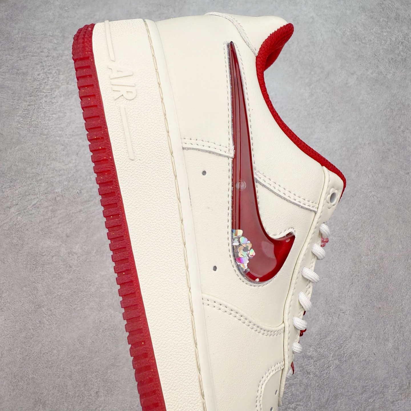 图片[6]-＃福利特价 NK Air Force 1´07 Low 空军一号低帮百搭休闲运动板鞋 柔软、弹性十足的缓震性能和出色的中底设计 横跨复古与现代的外型结合 造就出风靡全球 三十多年的Force 1 直到今天还深受青睐 尺码：36 36.5 37.5 38 38.5 39 40 40.5 41 42 42.5 43 44 44.5 45-选品中心