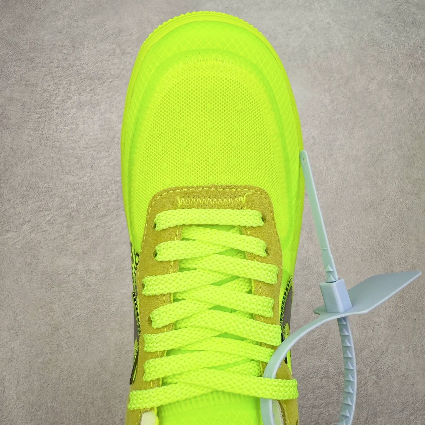 图片[4]-＃福利特价 NK Air Force 1´07 Low 空军一号低帮百搭休闲运动板鞋 柔软、弹性十足的缓震性能和出色的中底设计 横跨复古与现代的外型结合 造就出风靡全球 三十多年的Force 1 直到今天还深受青睐 尺码：36 36.5 37.5 38 38.5 39 40 40.5 41 42 42.5 43 44 44.5 45-选品中心