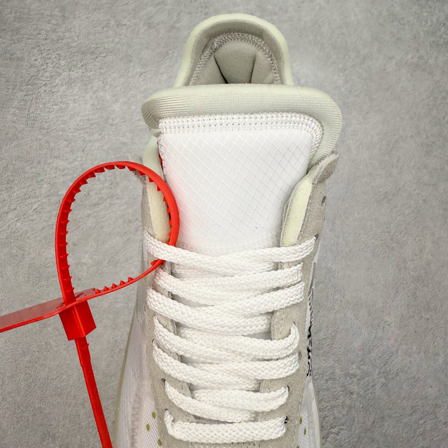 图片[5]-＃福利特价 NK Air Force 1´07 Low 空军一号低帮百搭休闲运动板鞋 柔软、弹性十足的缓震性能和出色的中底设计 横跨复古与现代的外型结合 造就出风靡全球 三十多年的Force 1 直到今天还深受青睐 尺码：36 36.5 37.5 38 38.5 39 40 40.5 41 42 42.5 43 44 44.5 45-选品中心