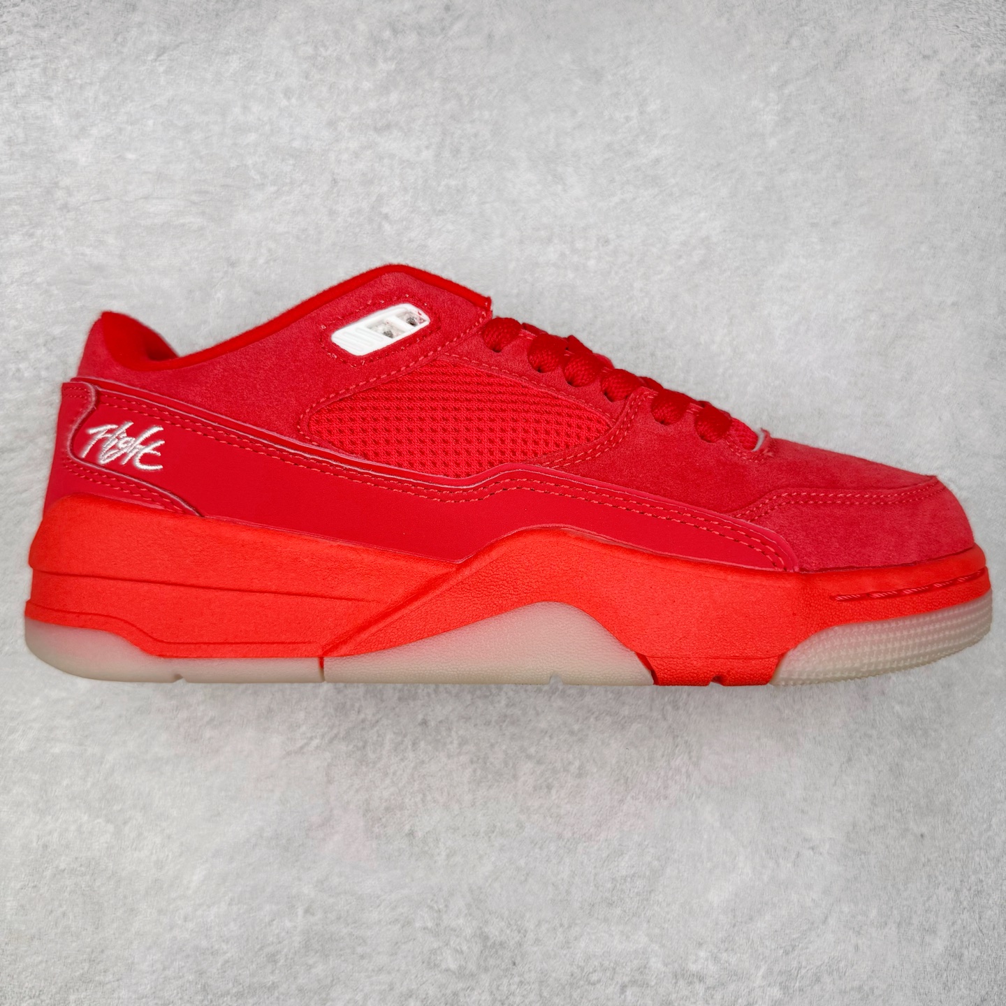 图片[7]-Air Jordan AJ Flight Court 乔丹低帮复古篮球鞋 设计简约又不失复古韵味鞋内的鞋垫柔软且有弹性 能够很好地缓冲落地时的冲击力鞋面的材质贴合脚部 鞋底的纹路设计合理 抓地力很强 尺码： 36 36.5 37.5 38 38.5 39 40 40.5 41 42 42.5 43 44 45 46 47 47.5-选品中心