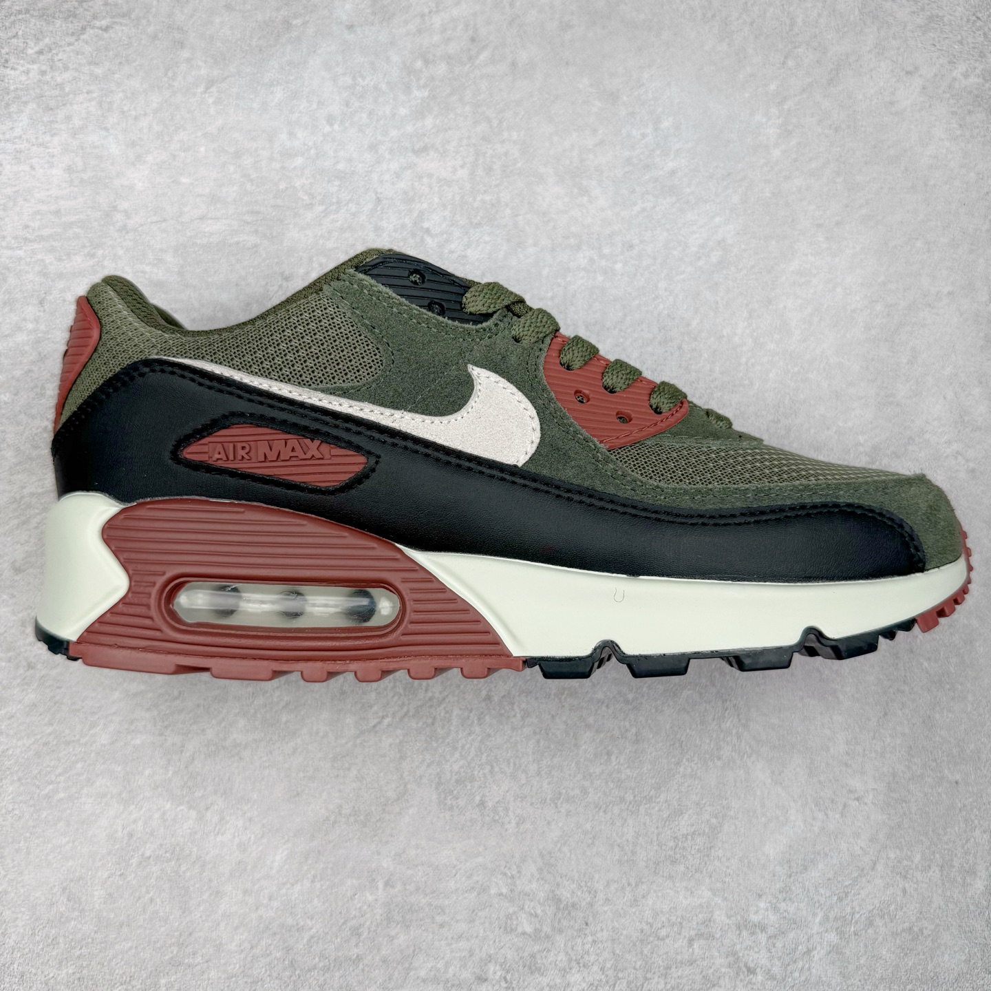 ＃MX版 NK Air MAX 90 气垫复古减震跑步鞋 DM0029-300 经典重温 独家陆续补货 外单专供大厂出品 品质稳定 一百余色 终端操作 Air Max 90于1990年推出 来自Air Max系列 在Air Max 1的基础上改进而得 增加了气垫面积 外型上也更为流线 最特別的就是加入了菱纹塑胶嵌板 为Air Max 90增添了许多潮流气息 皮革鞋面 造就出色耐穿性和支撑力 Max Air缓震配置搭配泡棉中底 令Air Max 90轻盈而舒适 华夫格橡胶外底 铸就Air Max 90非凡的抓地力 而Air Max 90不仅是一双跑鞋 它成功跨越了时间的演进 成为了球鞋文化与潮流圈中最熟为人知的鞋款之一 尺码：36 36.5 37.5 38 38.5 39 40 40.5 41 42 42.5 43 44 44.5 45-选品中心