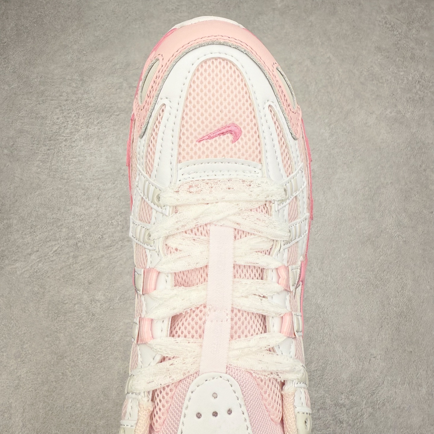 图片[4]-NK P-6000 系列低帮复古老爹风休闲运动舒适慢跑鞋 CV2209-111 融合 Pegasus 过往运动鞋设计 助力 21 世纪早期跑步运动跃升时尚新高度 采用透气网眼布、运动风格线条和耐穿覆面 兼具吸睛外观和舒适感受 中底泡绵以田径赛道为灵感 打造厚实设计 缔造出众缓震性能 尺码：36 36.5 37.5 38 38.5 39 40 40.5 41 42 42.5 43 44 44.5 45-选品中心