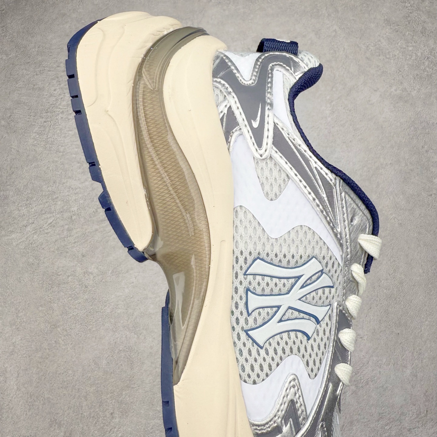 图片[6]-MLB Chunky Cargo 纽约洋基队合成革潮流时尚舒适休闲运动风厚底增高 防滑耐磨 低帮 老爹鞋 男女同款 黑色 实拍调校N版已经零色差零失真 百分百还原实物色彩所见即所得 不存在货不对板色差等低级问题 选购参考实物拍摄 不混卖不参货 只用心做好货严格选品 承诺混一赔十 尺码：36 36.5 37.5 38 38.5 39 40 40.5 41 42 42.5 43 44 44.5 45-选品中心