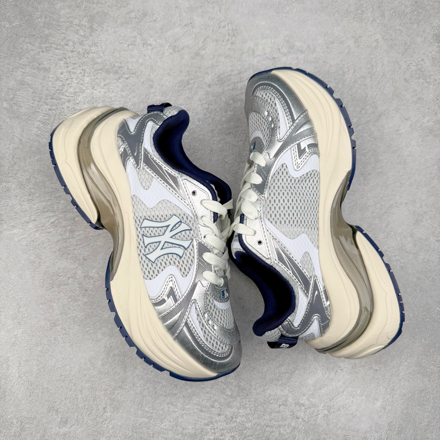 图片[3]-MLB Chunky Cargo 纽约洋基队合成革潮流时尚舒适休闲运动风厚底增高 防滑耐磨 低帮 老爹鞋 男女同款 黑色 实拍调校N版已经零色差零失真 百分百还原实物色彩所见即所得 不存在货不对板色差等低级问题 选购参考实物拍摄 不混卖不参货 只用心做好货严格选品 承诺混一赔十 尺码：36 36.5 37.5 38 38.5 39 40 40.5 41 42 42.5 43 44 44.5 45-选品中心