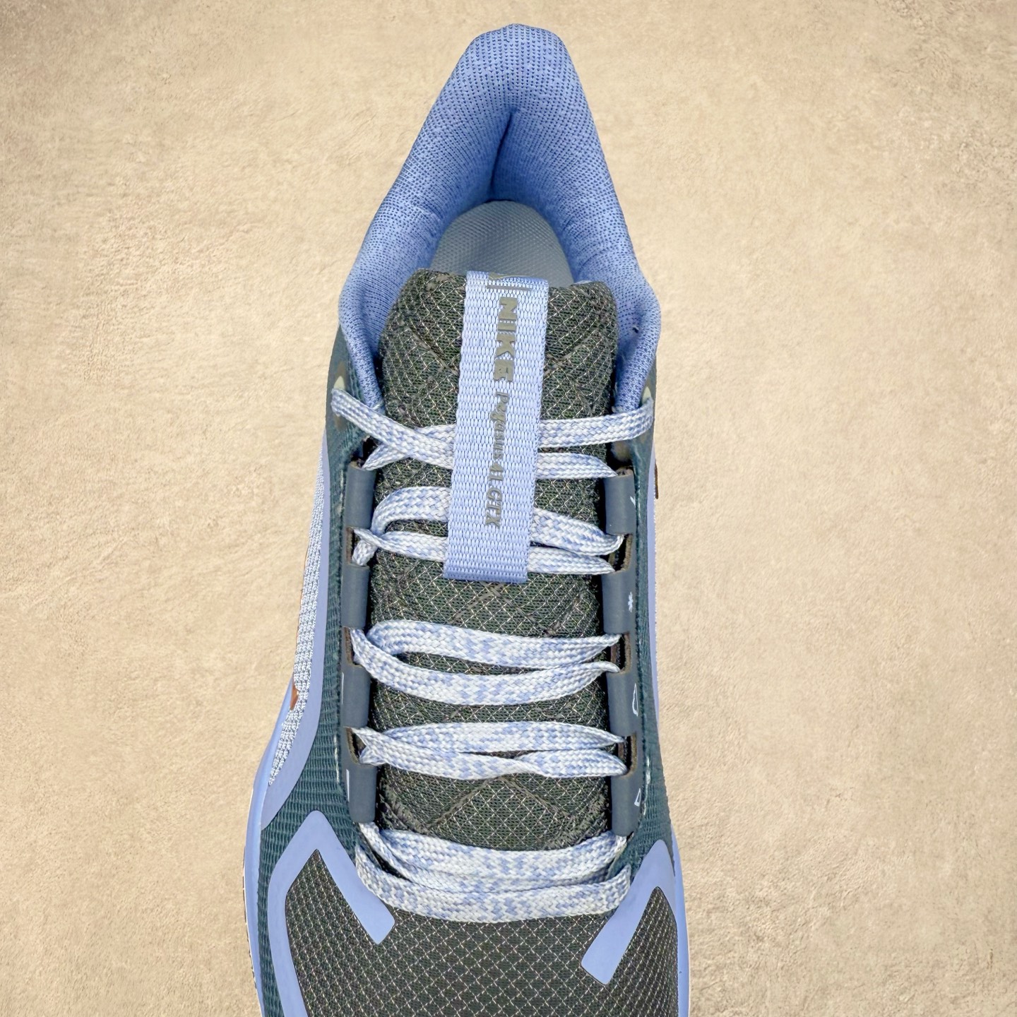 图片[5]-＃特价福利 NK Zoom Pegasus 飞马41代马拉松系列网面透气缓震疾速跑鞋 拥有 Zoom Air 一如既往的稳定感和流畅感 鞋面采用工程网眼设计 为特定高热区域营造出色透气性 进一步增加鞋面的穿孔数量 让足部能够快速散热 中足搭配 Flywire 飞线 在高速运动时营造舒适稳定的贴合感 内置Zoon气垫加持 动力十足 尺码：36 36.5 37.5 38 38.5 39 40 40.5 41 42 42.5 43 44 44.5 45-选品中心