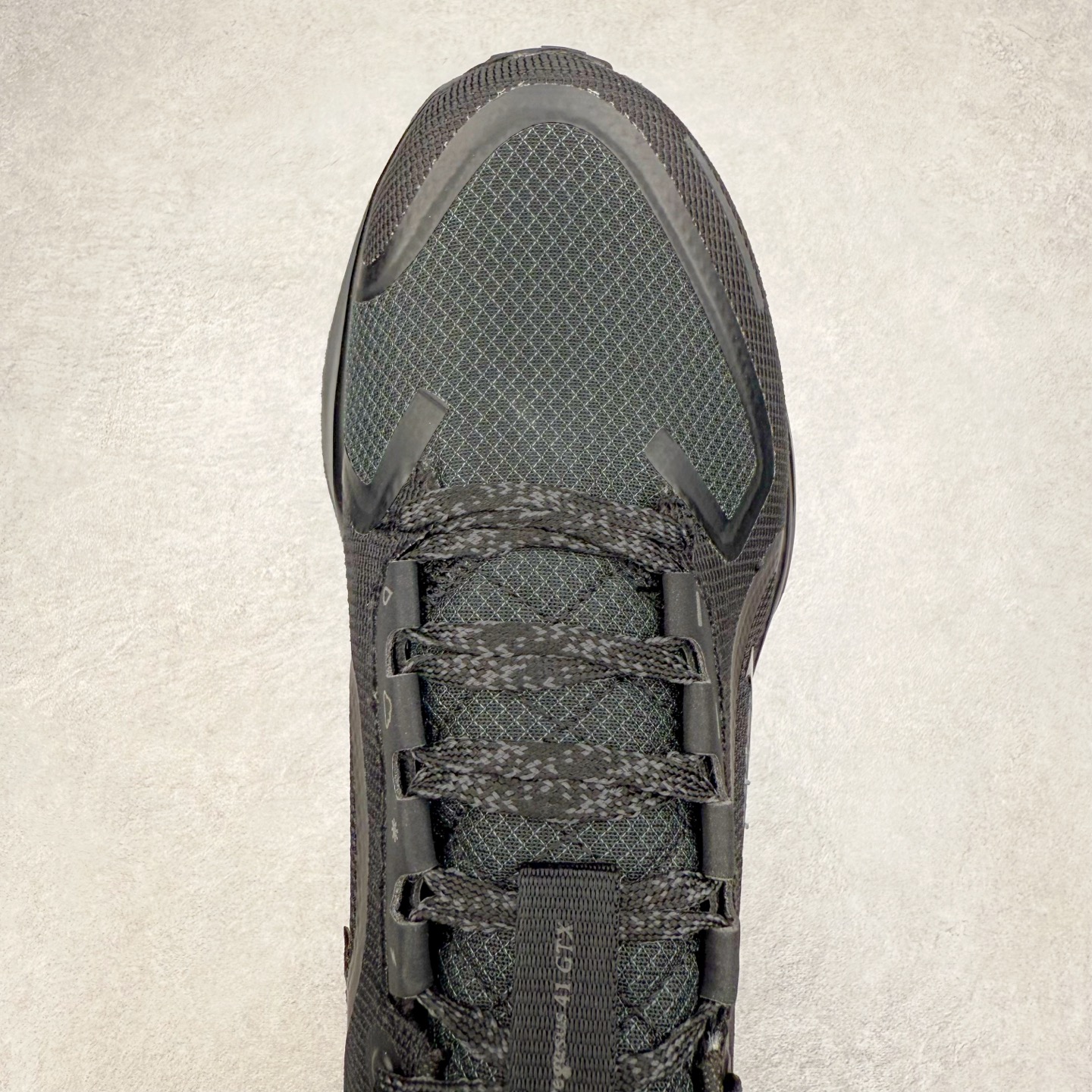 图片[4]-＃特价福利 NK Zoom Pegasus 飞马41代马拉松系列网面透气缓震疾速跑鞋 拥有 Zoom Air 一如既往的稳定感和流畅感 鞋面采用工程网眼设计 为特定高热区域营造出色透气性 进一步增加鞋面的穿孔数量 让足部能够快速散热 中足搭配 Flywire 飞线 在高速运动时营造舒适稳定的贴合感 内置Zoon气垫加持 动力十足 尺码：36 36.5 37.5 38 38.5 39 40 40.5 41 42 42.5 43 44 44.5 45-选品中心