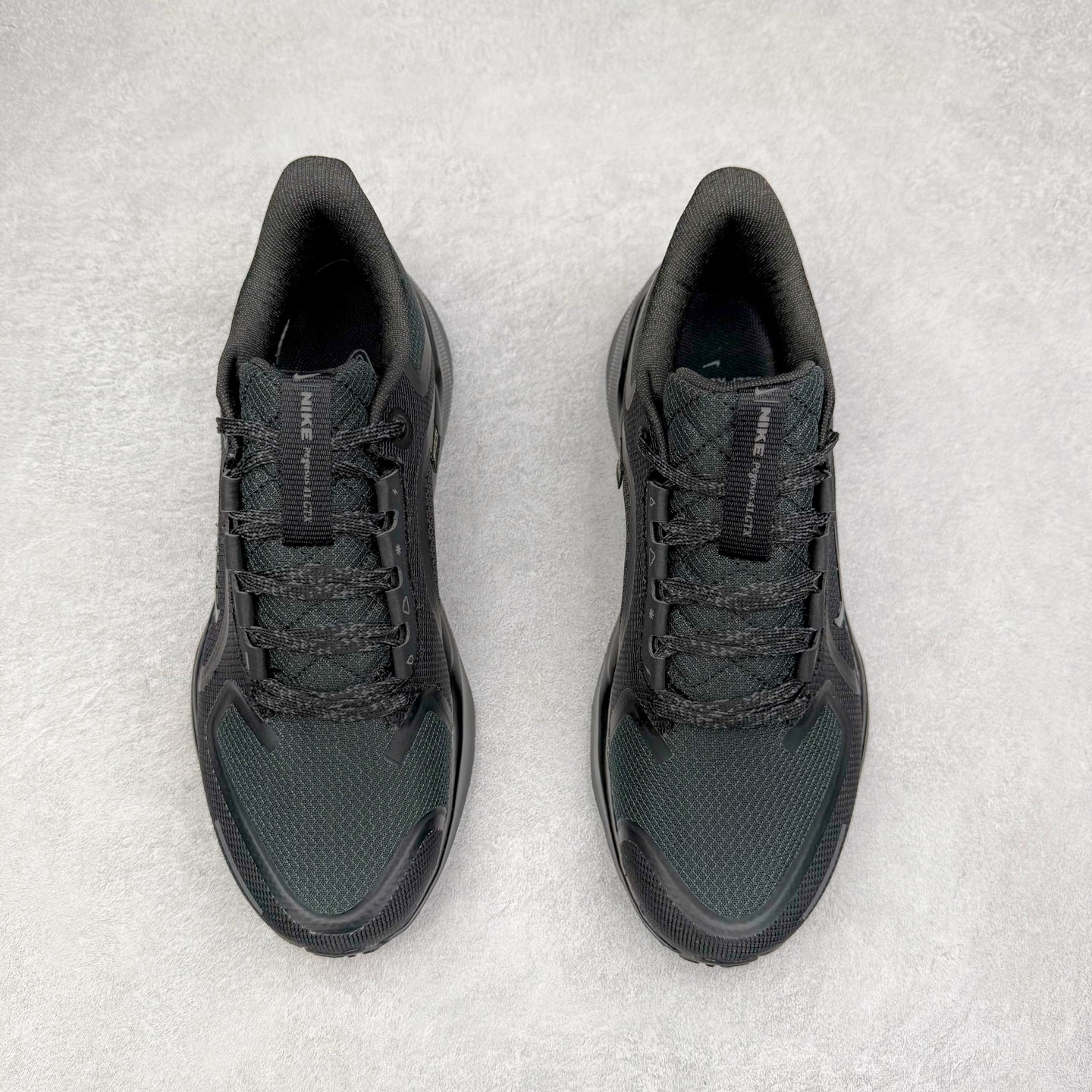 图片[2]-＃特价福利 NK Zoom Pegasus 飞马41代马拉松系列网面透气缓震疾速跑鞋 拥有 Zoom Air 一如既往的稳定感和流畅感 鞋面采用工程网眼设计 为特定高热区域营造出色透气性 进一步增加鞋面的穿孔数量 让足部能够快速散热 中足搭配 Flywire 飞线 在高速运动时营造舒适稳定的贴合感 内置Zoon气垫加持 动力十足 尺码：36 36.5 37.5 38 38.5 39 40 40.5 41 42 42.5 43 44 44.5 45-选品中心