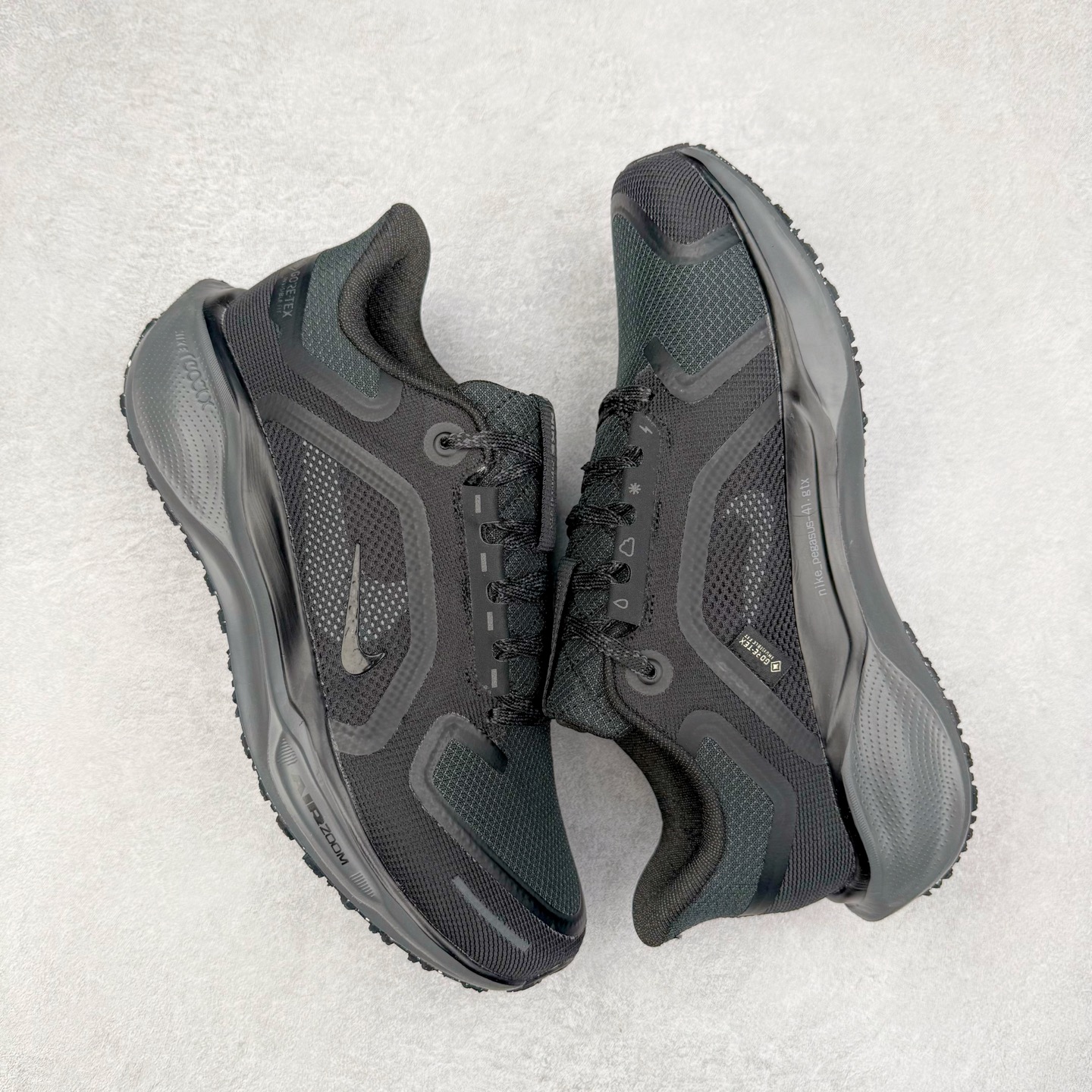 图片[3]-＃特价福利 NK Zoom Pegasus 飞马41代马拉松系列网面透气缓震疾速跑鞋 拥有 Zoom Air 一如既往的稳定感和流畅感 鞋面采用工程网眼设计 为特定高热区域营造出色透气性 进一步增加鞋面的穿孔数量 让足部能够快速散热 中足搭配 Flywire 飞线 在高速运动时营造舒适稳定的贴合感 内置Zoon气垫加持 动力十足 尺码：36 36.5 37.5 38 38.5 39 40 40.5 41 42 42.5 43 44 44.5 45-选品中心