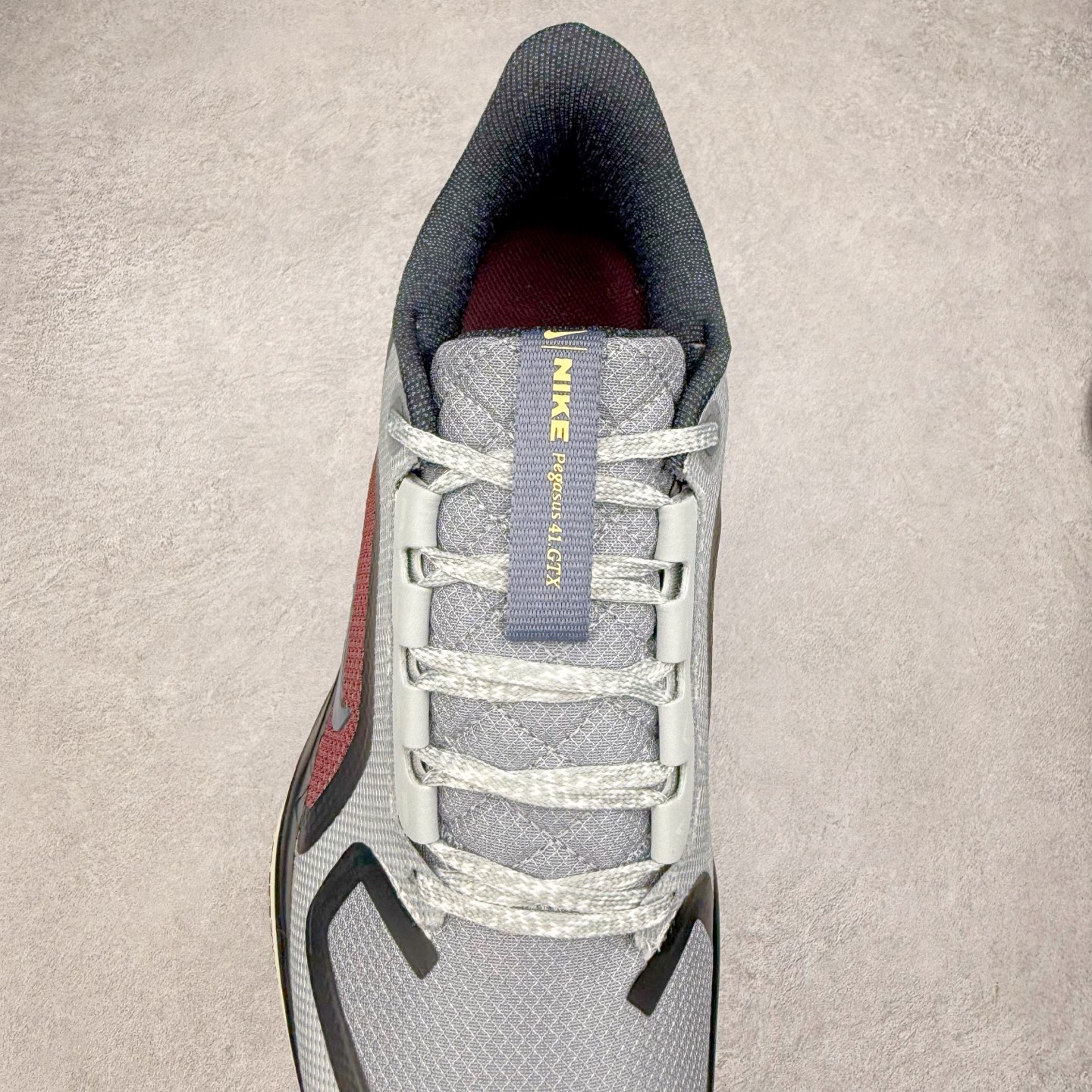 图片[5]-＃特价福利 NK Zoom Pegasus 飞马41代马拉松系列网面透气缓震疾速跑鞋 拥有 Zoom Air 一如既往的稳定感和流畅感 鞋面采用工程网眼设计 为特定高热区域营造出色透气性 进一步增加鞋面的穿孔数量 让足部能够快速散热 中足搭配 Flywire 飞线 在高速运动时营造舒适稳定的贴合感 内置Zoon气垫加持 动力十足 尺码：36 36.5 37.5 38 38.5 39 40 40.5 41 42 42.5 43 44 44.5 45-选品中心