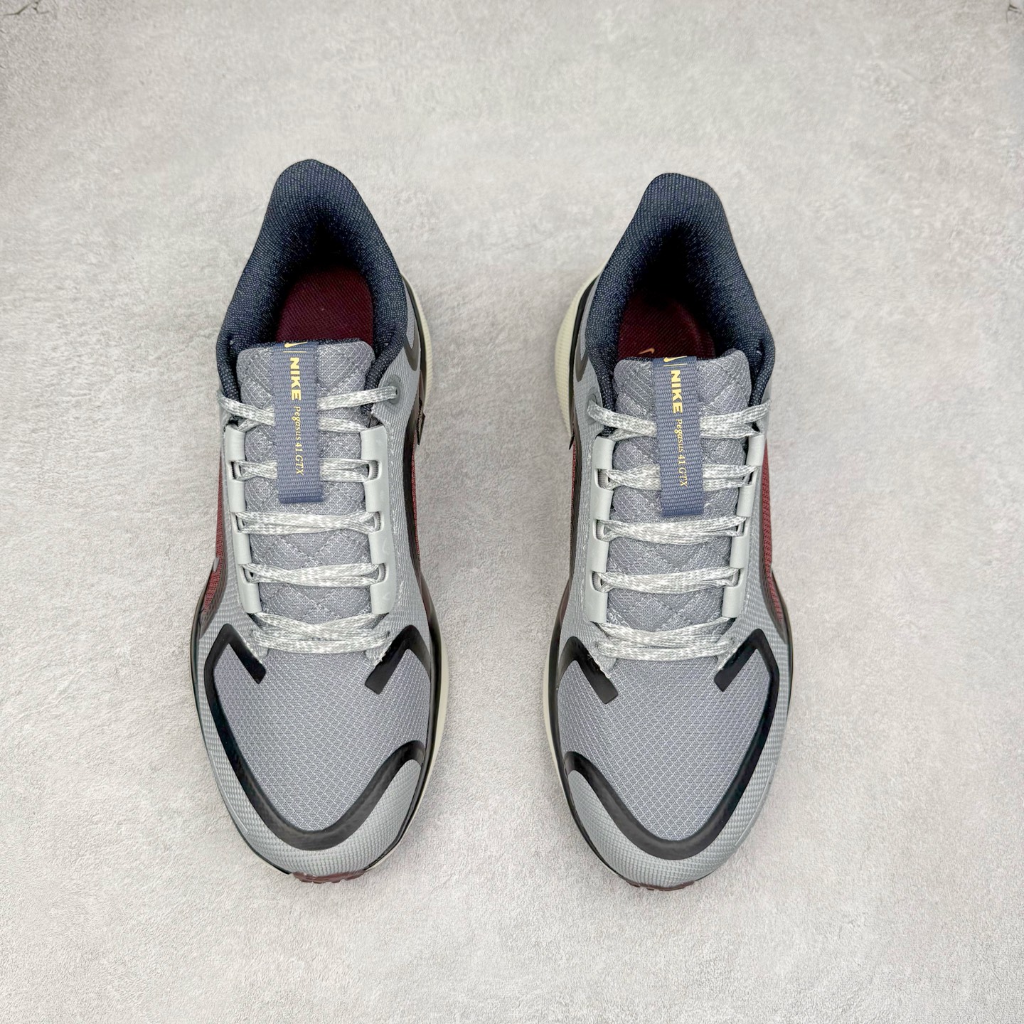 图片[2]-＃特价福利 NK Zoom Pegasus 飞马41代马拉松系列网面透气缓震疾速跑鞋 拥有 Zoom Air 一如既往的稳定感和流畅感 鞋面采用工程网眼设计 为特定高热区域营造出色透气性 进一步增加鞋面的穿孔数量 让足部能够快速散热 中足搭配 Flywire 飞线 在高速运动时营造舒适稳定的贴合感 内置Zoon气垫加持 动力十足 尺码：36 36.5 37.5 38 38.5 39 40 40.5 41 42 42.5 43 44 44.5 45-选品中心