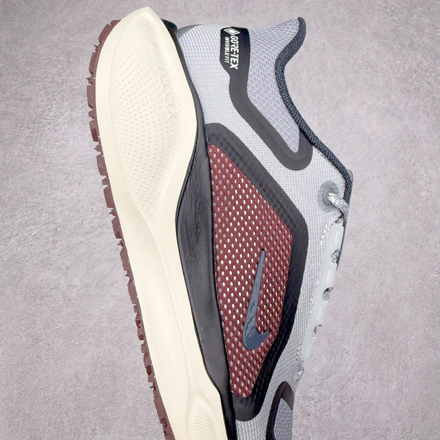 图片[6]-＃特价福利 NK Zoom Pegasus 飞马41代马拉松系列网面透气缓震疾速跑鞋 拥有 Zoom Air 一如既往的稳定感和流畅感 鞋面采用工程网眼设计 为特定高热区域营造出色透气性 进一步增加鞋面的穿孔数量 让足部能够快速散热 中足搭配 Flywire 飞线 在高速运动时营造舒适稳定的贴合感 内置Zoon气垫加持 动力十足 尺码：36 36.5 37.5 38 38.5 39 40 40.5 41 42 42.5 43 44 44.5 45-选品中心