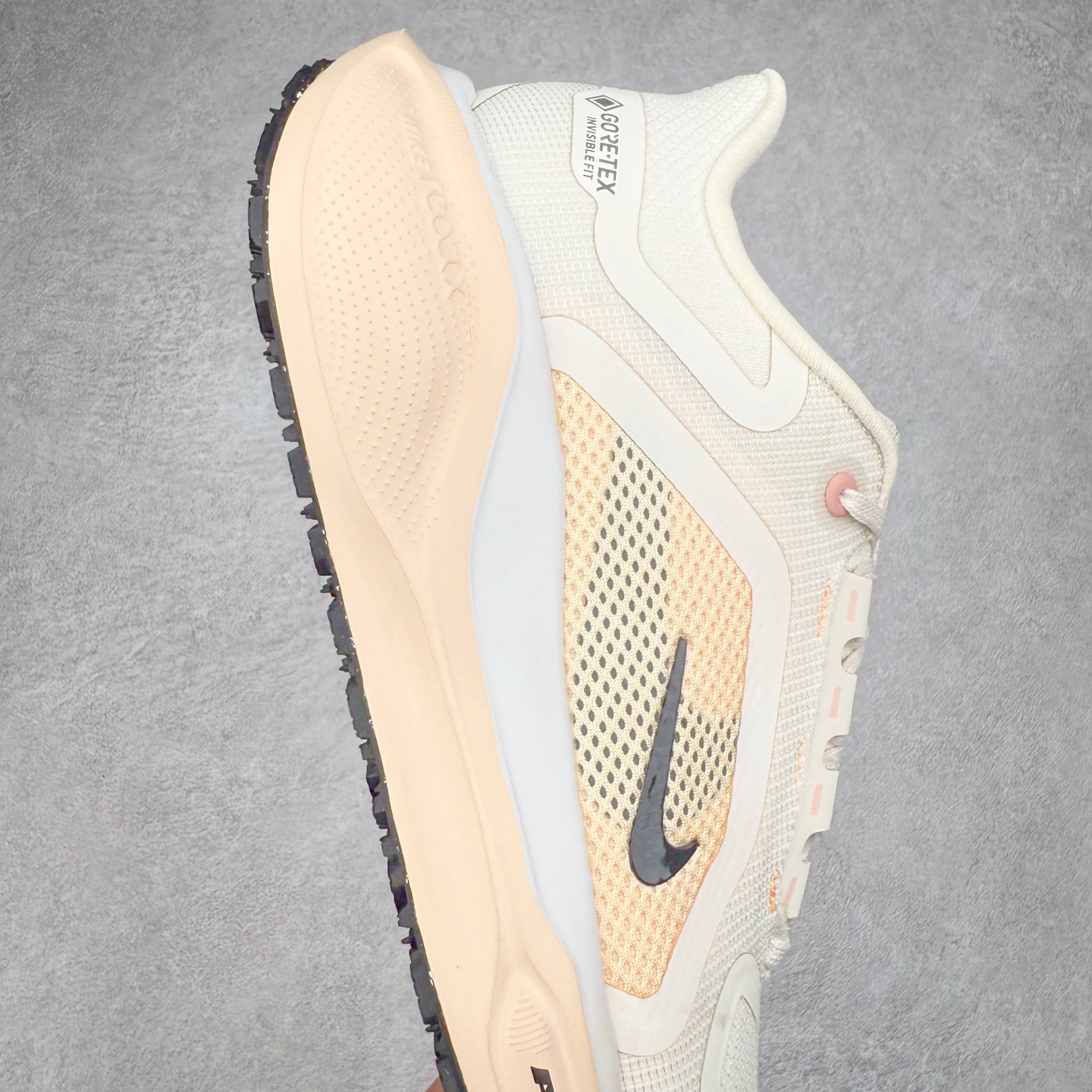 图片[6]-＃特价福利 NK Zoom Pegasus 飞马41代马拉松系列网面透气缓震疾速跑鞋 拥有 Zoom Air 一如既往的稳定感和流畅感 鞋面采用工程网眼设计 为特定高热区域营造出色透气性 进一步增加鞋面的穿孔数量 让足部能够快速散热 中足搭配 Flywire 飞线 在高速运动时营造舒适稳定的贴合感 内置Zoon气垫加持 动力十足 尺码：36 36.5 37.5 38 38.5 39 40 40.5 41 42 42.5 43 44 44.5 45-选品中心