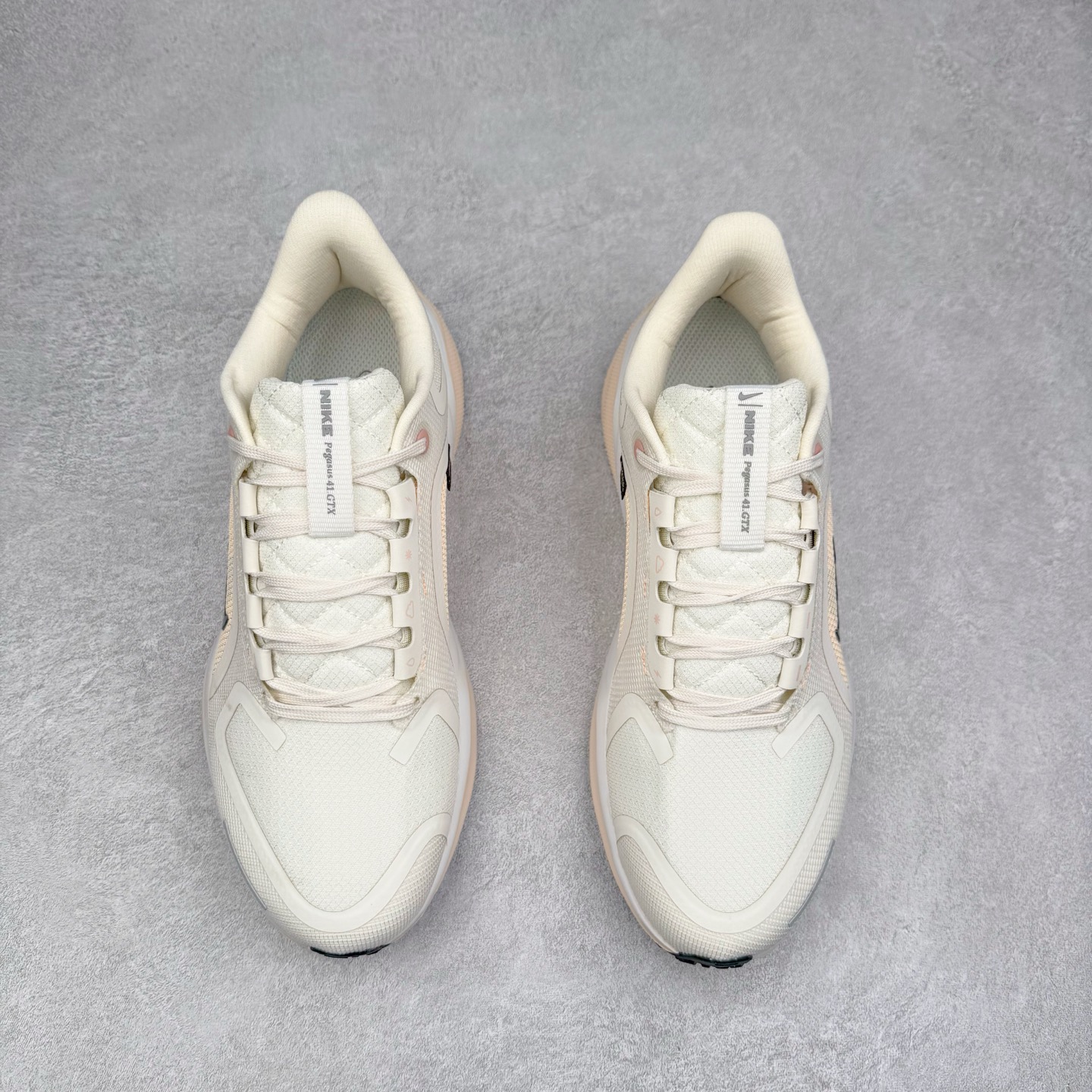 图片[2]-＃特价福利 NK Zoom Pegasus 飞马41代马拉松系列网面透气缓震疾速跑鞋 拥有 Zoom Air 一如既往的稳定感和流畅感 鞋面采用工程网眼设计 为特定高热区域营造出色透气性 进一步增加鞋面的穿孔数量 让足部能够快速散热 中足搭配 Flywire 飞线 在高速运动时营造舒适稳定的贴合感 内置Zoon气垫加持 动力十足 尺码：36 36.5 37.5 38 38.5 39 40 40.5 41 42 42.5 43 44 44.5 45-选品中心