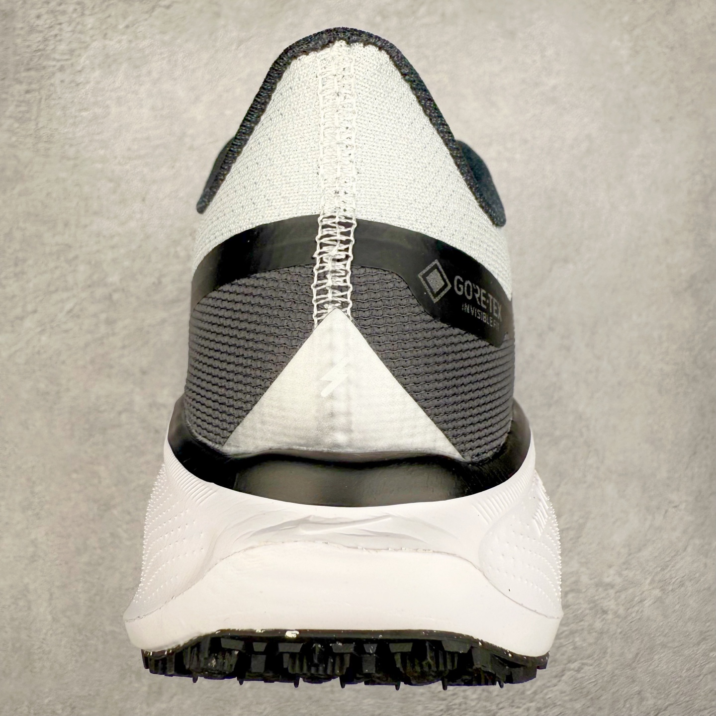 图片[8]-＃特价福利 NK Zoom Pegasus 飞马41代马拉松系列网面透气缓震疾速跑鞋 拥有 Zoom Air 一如既往的稳定感和流畅感 鞋面采用工程网眼设计 为特定高热区域营造出色透气性 进一步增加鞋面的穿孔数量 让足部能够快速散热 中足搭配 Flywire 飞线 在高速运动时营造舒适稳定的贴合感 内置Zoon气垫加持 动力十足 尺码：36 36.5 37.5 38 38.5 39 40 40.5 41 42 42.5 43 44 44.5 45-选品中心