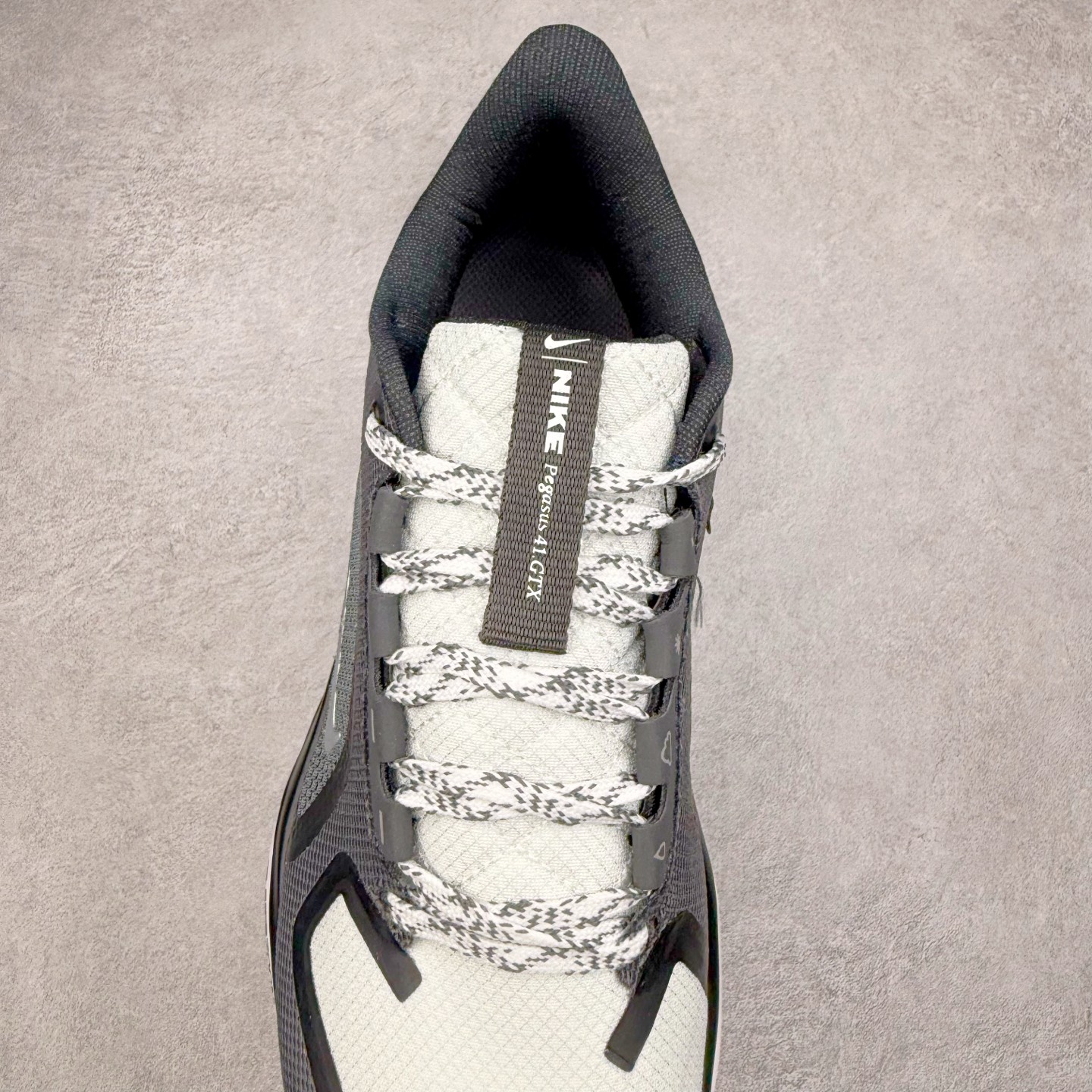 图片[5]-＃特价福利 NK Zoom Pegasus 飞马41代马拉松系列网面透气缓震疾速跑鞋 拥有 Zoom Air 一如既往的稳定感和流畅感 鞋面采用工程网眼设计 为特定高热区域营造出色透气性 进一步增加鞋面的穿孔数量 让足部能够快速散热 中足搭配 Flywire 飞线 在高速运动时营造舒适稳定的贴合感 内置Zoon气垫加持 动力十足 尺码：36 36.5 37.5 38 38.5 39 40 40.5 41 42 42.5 43 44 44.5 45-选品中心