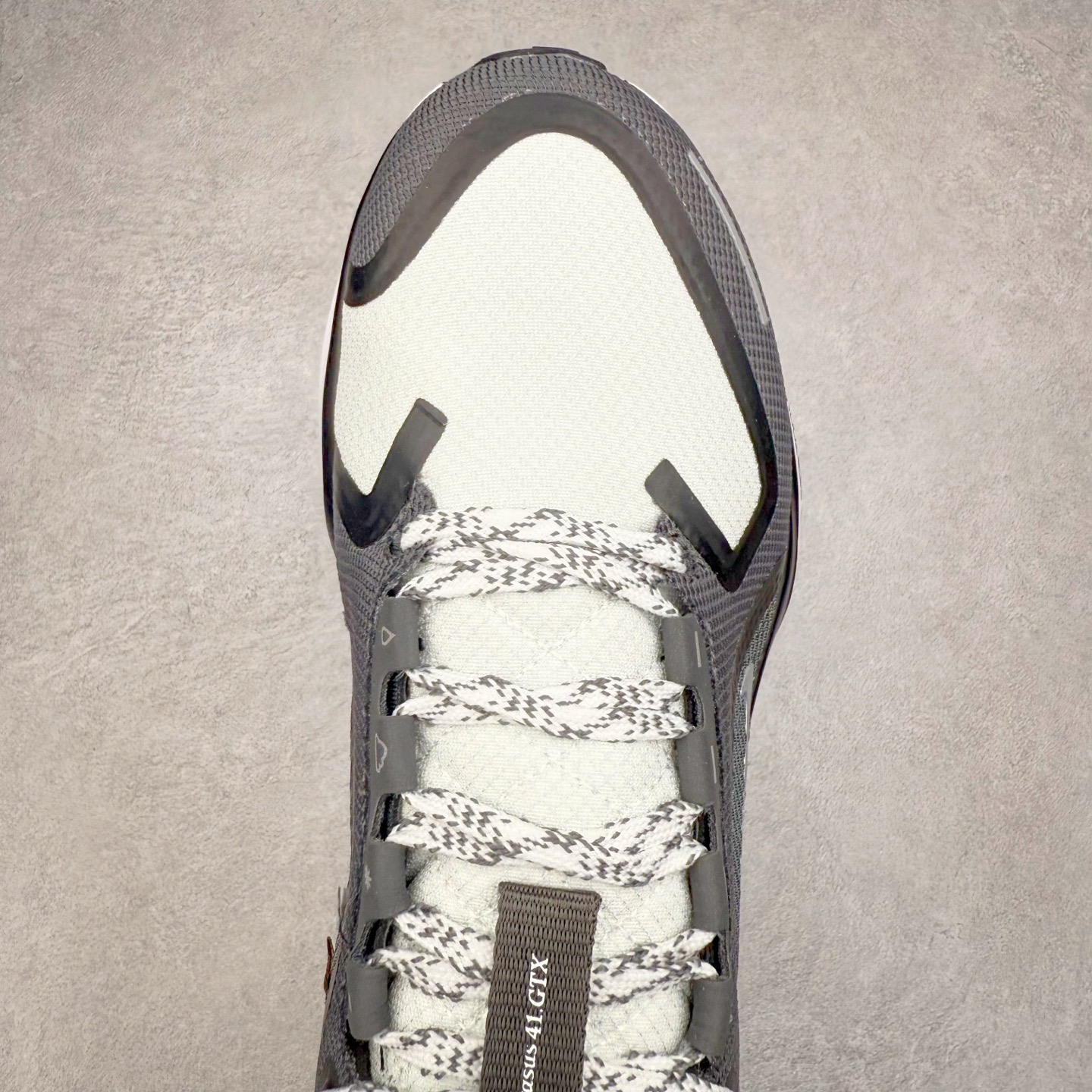 图片[4]-＃特价福利 NK Zoom Pegasus 飞马41代马拉松系列网面透气缓震疾速跑鞋 拥有 Zoom Air 一如既往的稳定感和流畅感 鞋面采用工程网眼设计 为特定高热区域营造出色透气性 进一步增加鞋面的穿孔数量 让足部能够快速散热 中足搭配 Flywire 飞线 在高速运动时营造舒适稳定的贴合感 内置Zoon气垫加持 动力十足 尺码：36 36.5 37.5 38 38.5 39 40 40.5 41 42 42.5 43 44 44.5 45-选品中心