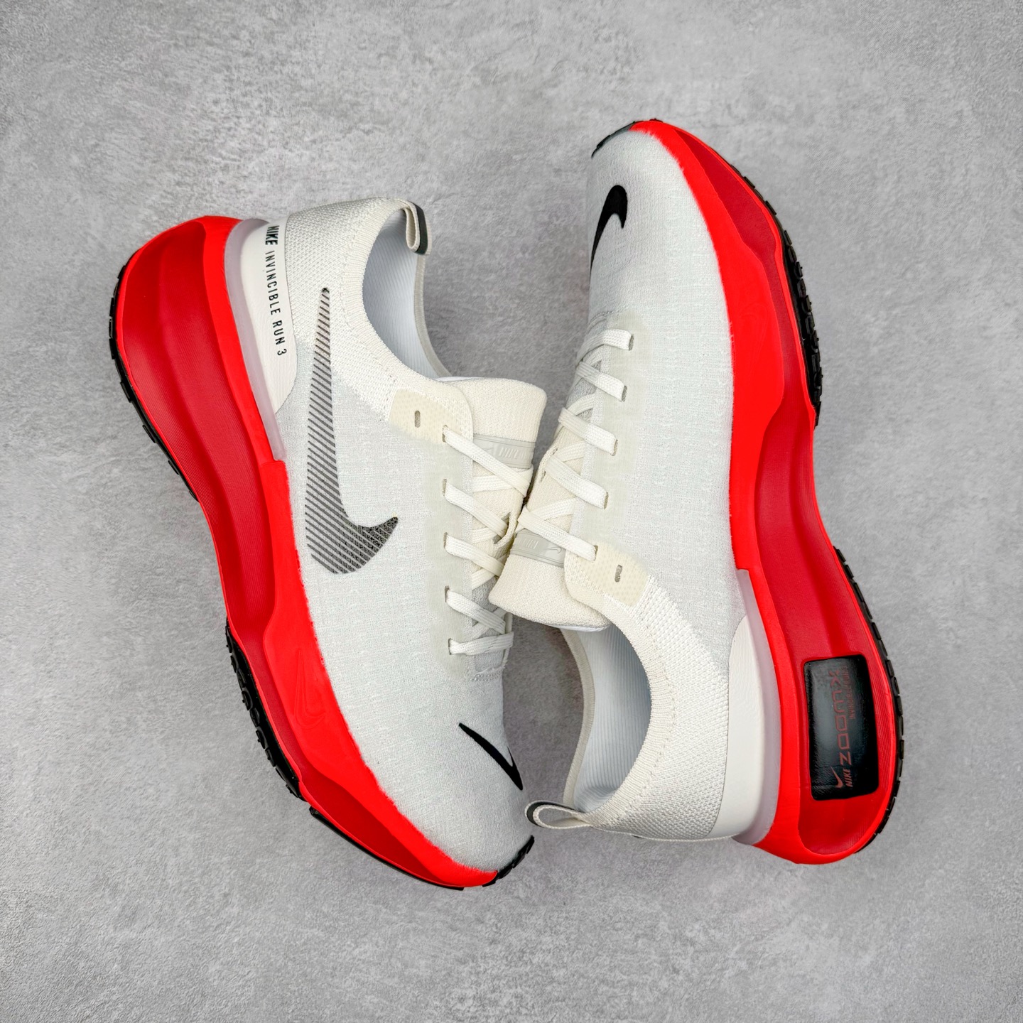 图片[3]-＃福利特价 NK ZoomX Invincible Run Flyknit FK3 不可战胜3代系列轻量飞织低帮休闲运动慢跑鞋 此鞋专为短跑运动员而生 是为 5 至 10 公里距离的赛事和训练打造 整体设计采用流线型的轻质工程网眼材质构成鞋面 并与其他 Running 旗舰鞋款同样搭载全脚掌 ZoomX 缓冲中底 搭配 Pebax 物料与橡胶外底 ZoomX StreakFly 首发配色以Prototype呈现 其灵感是来自开发期间的磨损测试 透过编号的标记与内侧的预期跑步距离突出研发过程 尺码：36 36.5 37.5 38 38.5 39 40 40.5 41 42 42.5 43 44 44.5 45-选品中心