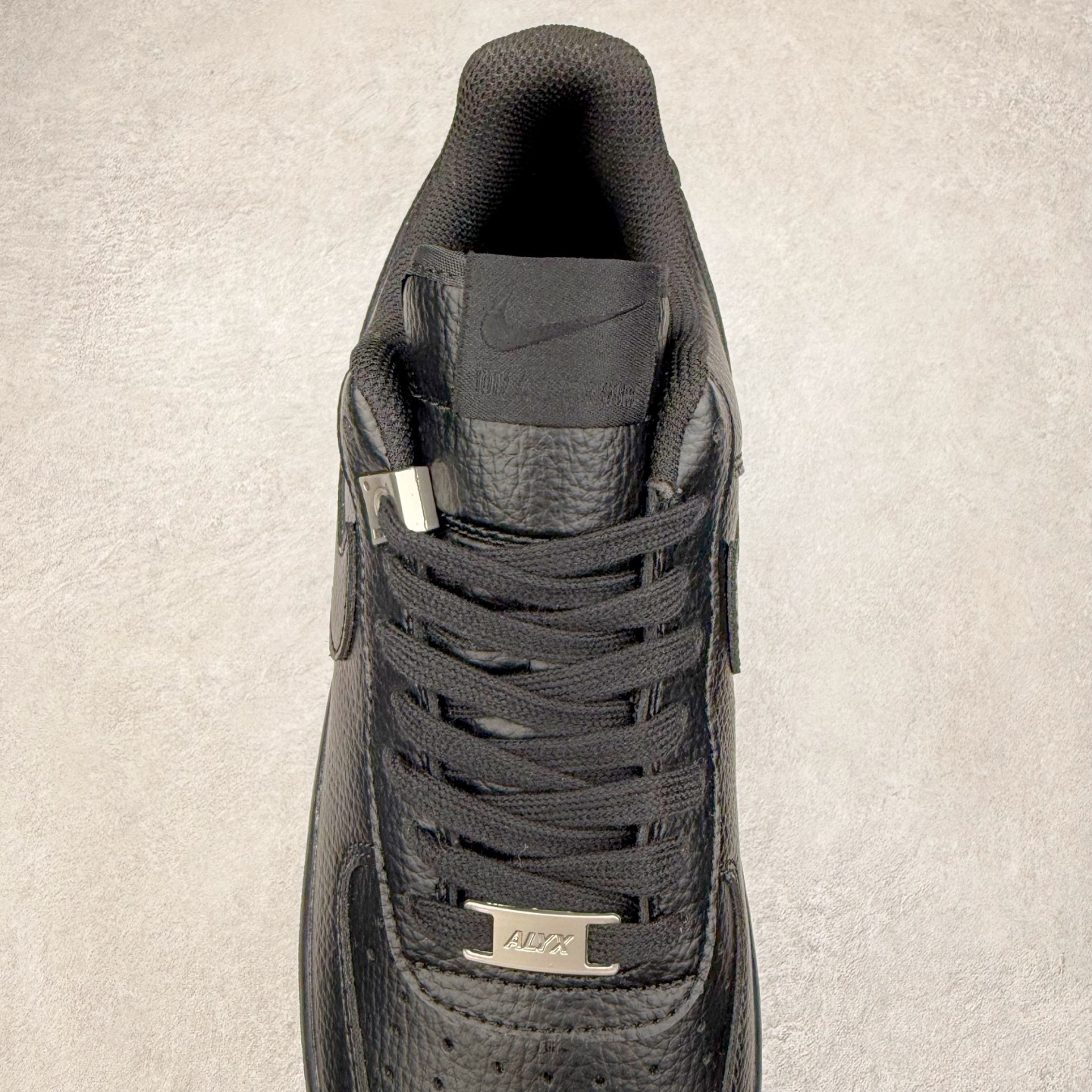 图片[5]-＃福利特价 NK Air Force 1´07 Low 空军一号低帮百搭休闲运动板鞋 柔软、弹性十足的缓震性能和出色的中底设计 横跨复古与现代的外型结合 造就出风靡全球 三十多年的Force 1 直到今天还深受青睐 尺码：36 36.5 37.5 38 38.5 39 40 40.5 41 42 42.5 43 44 44.5 45-选品中心