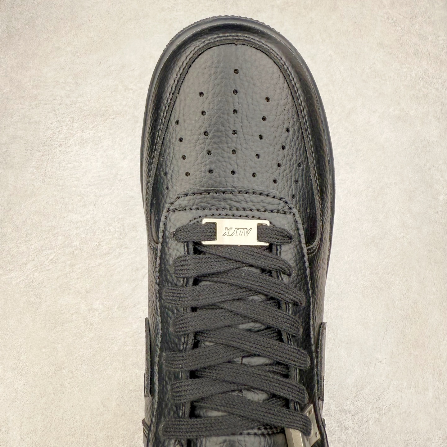 图片[4]-＃福利特价 NK Air Force 1´07 Low 空军一号低帮百搭休闲运动板鞋 柔软、弹性十足的缓震性能和出色的中底设计 横跨复古与现代的外型结合 造就出风靡全球 三十多年的Force 1 直到今天还深受青睐 尺码：36 36.5 37.5 38 38.5 39 40 40.5 41 42 42.5 43 44 44.5 45-选品中心