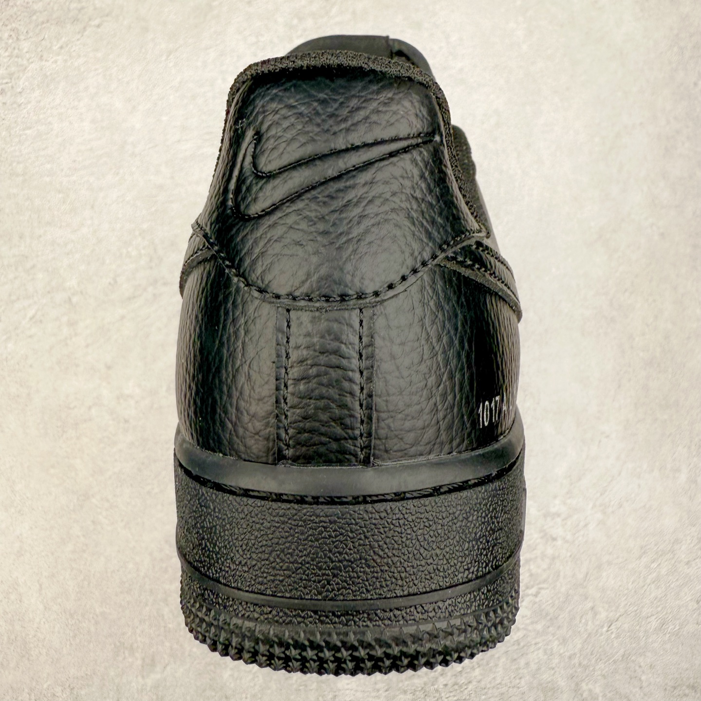 图片[8]-＃福利特价 NK Air Force 1´07 Low 空军一号低帮百搭休闲运动板鞋 柔软、弹性十足的缓震性能和出色的中底设计 横跨复古与现代的外型结合 造就出风靡全球 三十多年的Force 1 直到今天还深受青睐 尺码：36 36.5 37.5 38 38.5 39 40 40.5 41 42 42.5 43 44 44.5 45-选品中心