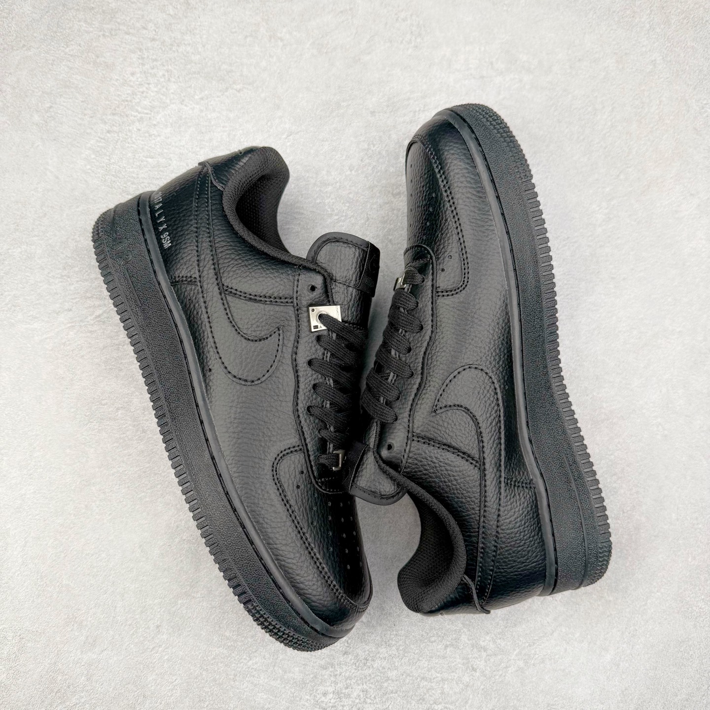 图片[3]-＃福利特价 NK Air Force 1´07 Low 空军一号低帮百搭休闲运动板鞋 柔软、弹性十足的缓震性能和出色的中底设计 横跨复古与现代的外型结合 造就出风靡全球 三十多年的Force 1 直到今天还深受青睐 尺码：36 36.5 37.5 38 38.5 39 40 40.5 41 42 42.5 43 44 44.5 45-选品中心