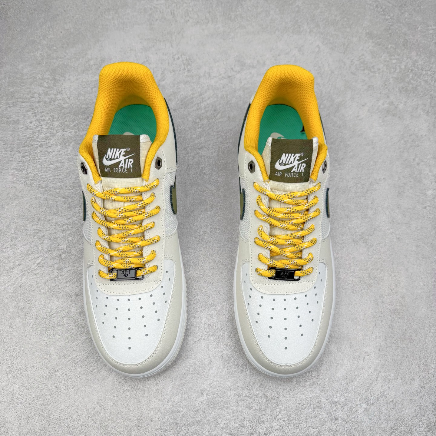 图片[2]-＃福利特价 NK Air Force 1´07 Low 空军一号低帮百搭休闲运动板鞋 柔软、弹性十足的缓震性能和出色的中底设计 横跨复古与现代的外型结合 造就出风靡全球 三十多年的Force 1 直到今天还深受青睐 尺码：36 36.5 37.5 38 38.5 39 40 40.5 41 42 42.5 43 44 44.5 45-选品中心