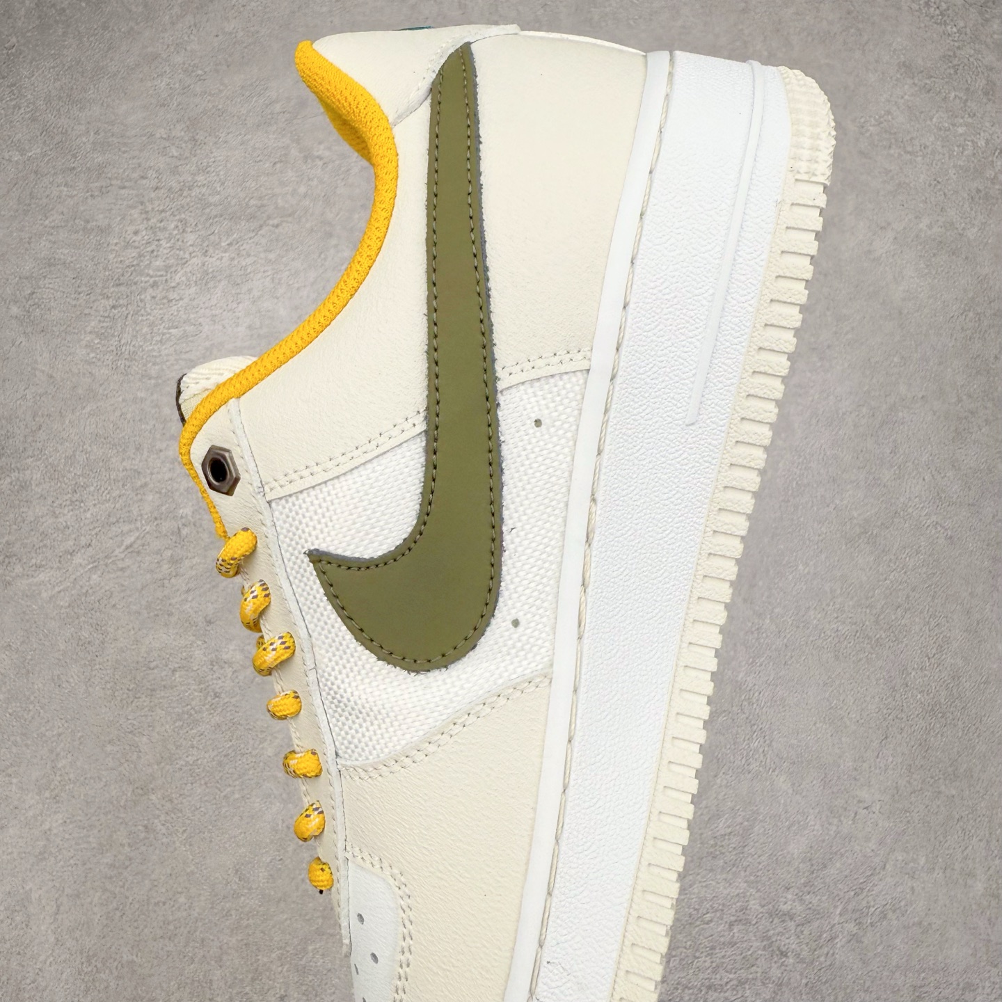 图片[7]-＃福利特价 NK Air Force 1´07 Low 空军一号低帮百搭休闲运动板鞋 柔软、弹性十足的缓震性能和出色的中底设计 横跨复古与现代的外型结合 造就出风靡全球 三十多年的Force 1 直到今天还深受青睐 尺码：36 36.5 37.5 38 38.5 39 40 40.5 41 42 42.5 43 44 44.5 45-选品中心