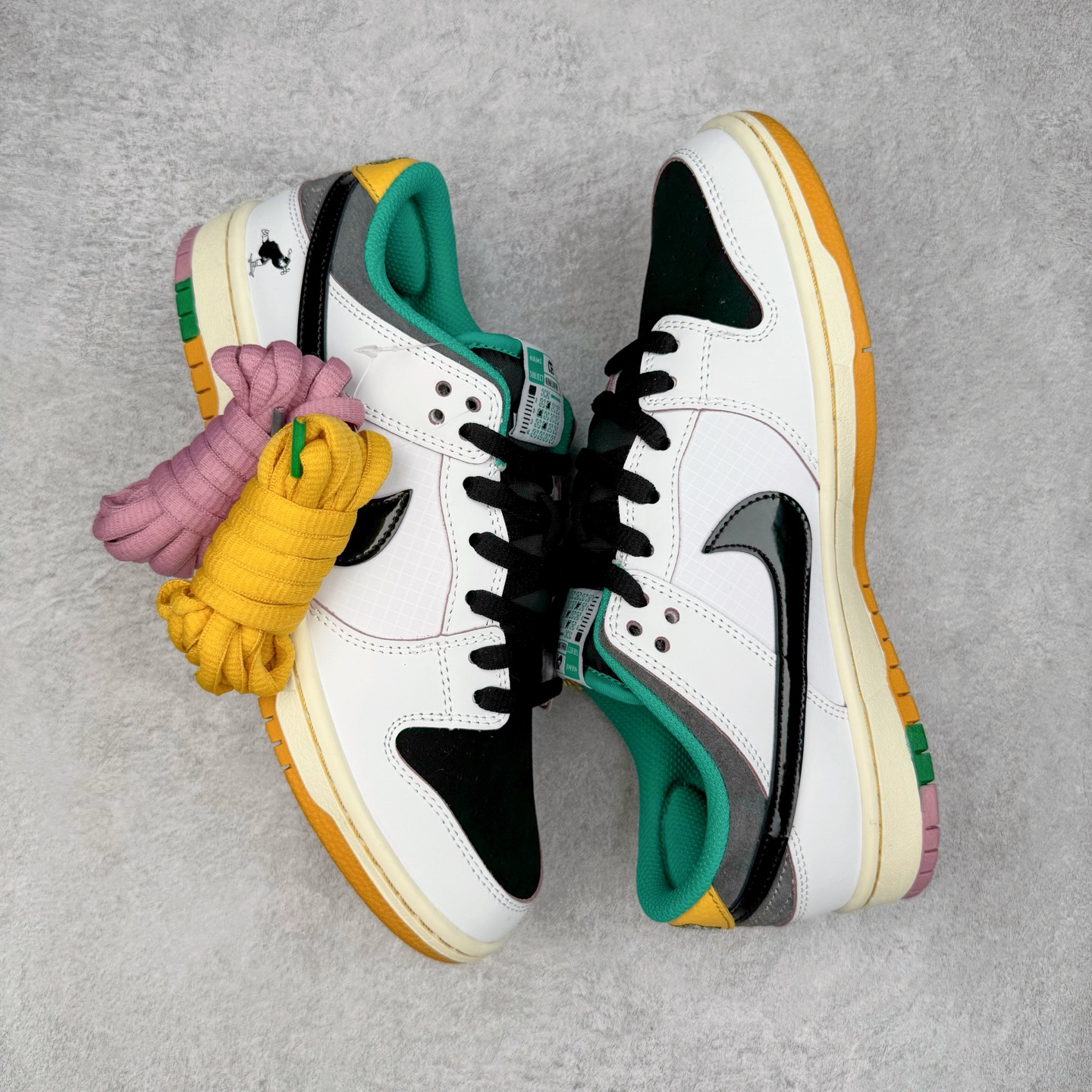 图片[3]-＃F版 CSEF x NK SB Dunk Low 联名白绿黑 HJ4132-100 性价比王者 极限压缩利润空间 超乎所想的高性价比 用料绝不含糊 原盒原配 正确耐磨橡胶大底 超高清洁度 全鞋零毛边皮料切割 全套原楦原模倾力打造完美版型 尺码：36 36.5 37.5 38 38.5 39 40 40.5 41 42 42.5 43 44 44.5 45 46 47.5-选品中心