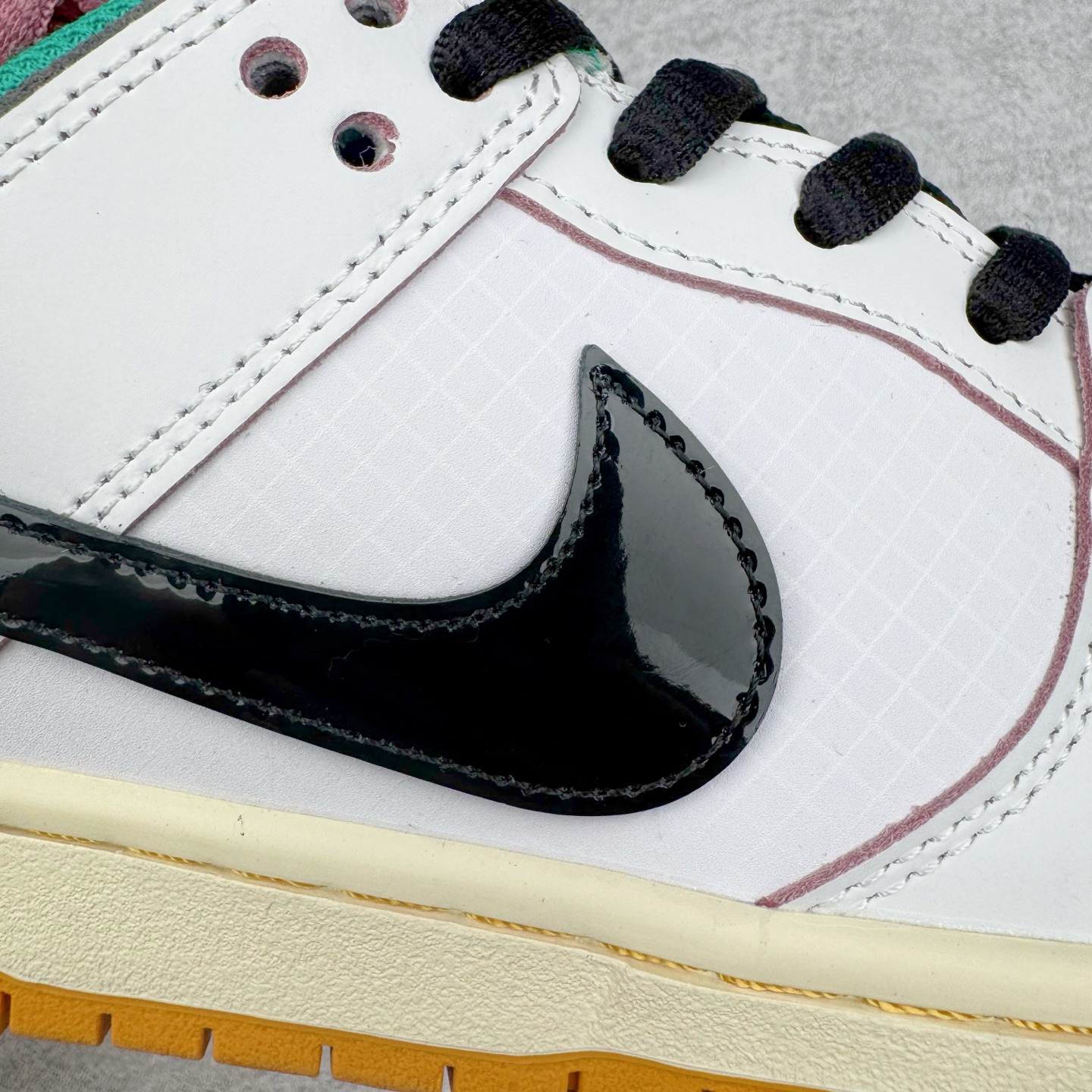 图片[19]-＃F版 CSEF x NK SB Dunk Low 联名白绿黑 HJ4132-100 性价比王者 极限压缩利润空间 超乎所想的高性价比 用料绝不含糊 原盒原配 正确耐磨橡胶大底 超高清洁度 全鞋零毛边皮料切割 全套原楦原模倾力打造完美版型 尺码：36 36.5 37.5 38 38.5 39 40 40.5 41 42 42.5 43 44 44.5 45 46 47.5-选品中心