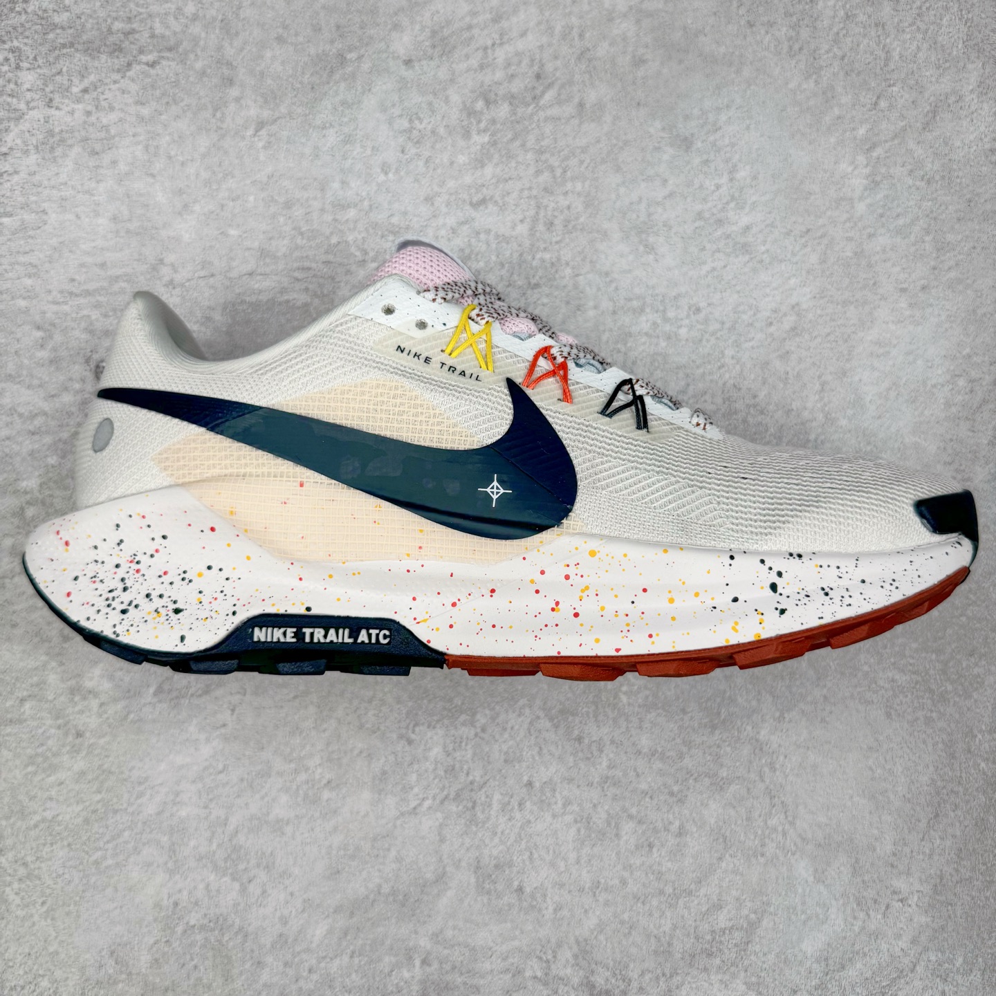 ＃福利特价 NK JUNIPER TRAIL ATC Next Nature 越野跑步鞋 登月兼顾迅疾外观和稳固脚感 后跟覆面和中足动态支撑巧妙融合 缔造稳定顺畅的迈步体验 尺码：36 36.5 37.5 38 38.5 39 40 40.5 41 42 42.5 43 44 44.5 45-选品中心