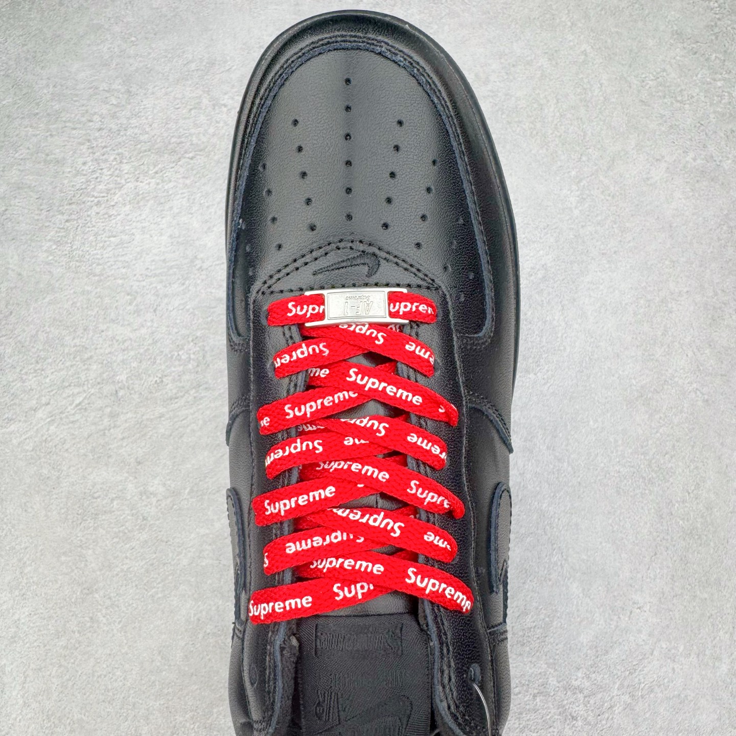 图片[4]-＃福利特价 NK Air Force 1´07 Low 空军一号低帮百搭休闲运动板鞋 柔软、弹性十足的缓震性能和出色的中底设计 横跨复古与现代的外型结合 造就出风靡全球 三十多年的Force 1 直到今天还深受青睐 尺码：36 36.5 37.5 38 38.5 39 40 40.5 41 42 42.5 43 44 44.5 45-选品中心