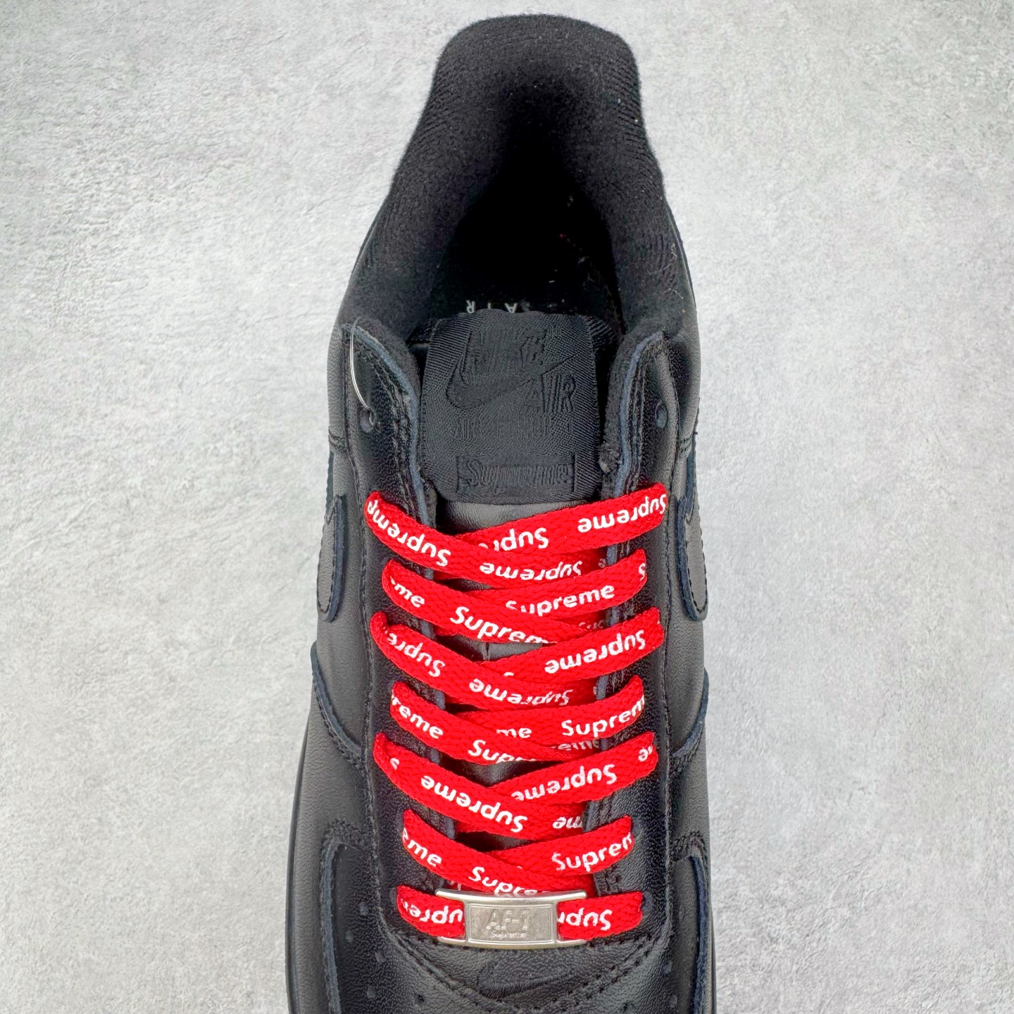 图片[5]-＃福利特价 NK Air Force 1´07 Low 空军一号低帮百搭休闲运动板鞋 柔软、弹性十足的缓震性能和出色的中底设计 横跨复古与现代的外型结合 造就出风靡全球 三十多年的Force 1 直到今天还深受青睐 尺码：36 36.5 37.5 38 38.5 39 40 40.5 41 42 42.5 43 44 44.5 45-选品中心