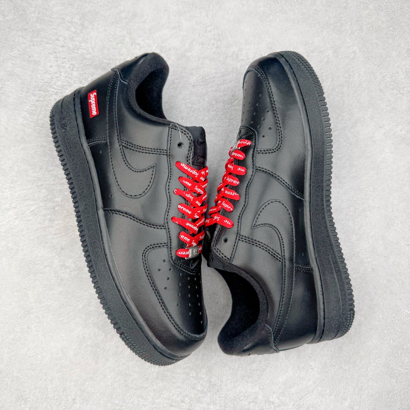 图片[3]-＃福利特价 NK Air Force 1´07 Low 空军一号低帮百搭休闲运动板鞋 柔软、弹性十足的缓震性能和出色的中底设计 横跨复古与现代的外型结合 造就出风靡全球 三十多年的Force 1 直到今天还深受青睐 尺码：36 36.5 37.5 38 38.5 39 40 40.5 41 42 42.5 43 44 44.5 45-选品中心