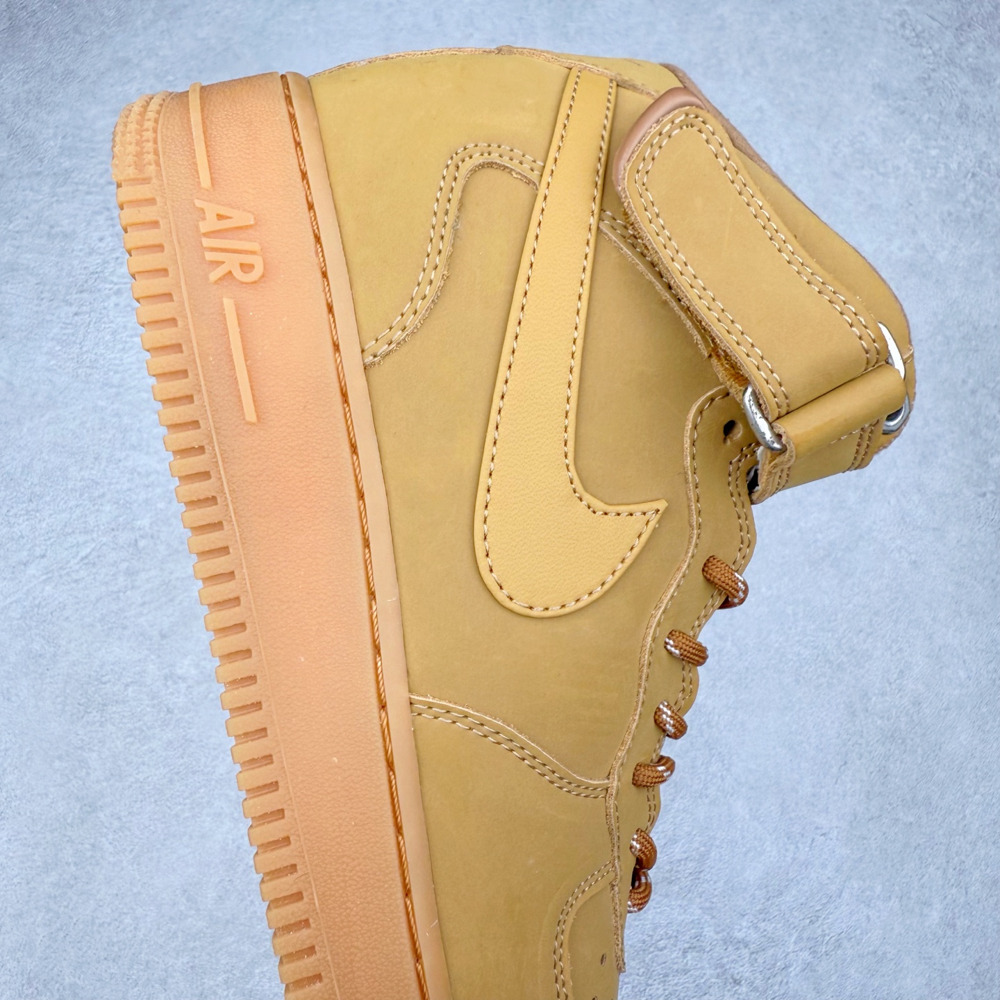 图片[6]-＃福利特价 NK Air Force 1´07 High 空军一号高帮百搭休闲运动板鞋 柔软、弹性十足的缓震性能和出色的中底设计 横跨复古与现代的外型结合 造就出风靡全球 三十多年的Force 1 直到今天还深受青睐 尺码：36 36.5 37.5 38 38.5 39 40 40.5 41 42 42.5 43 44 44.5 45-选品中心