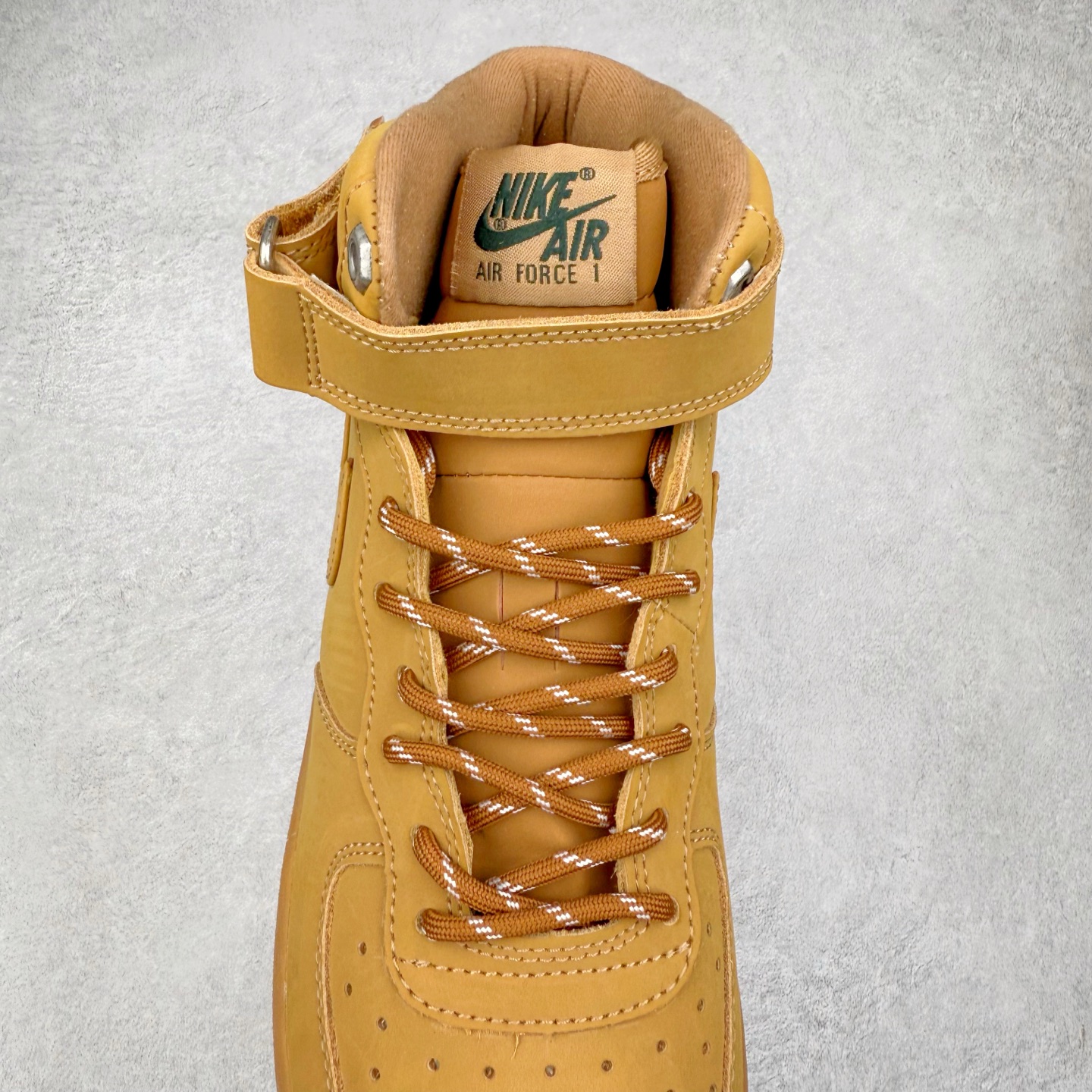 图片[5]-＃福利特价 NK Air Force 1´07 High 空军一号高帮百搭休闲运动板鞋 柔软、弹性十足的缓震性能和出色的中底设计 横跨复古与现代的外型结合 造就出风靡全球 三十多年的Force 1 直到今天还深受青睐 尺码：36 36.5 37.5 38 38.5 39 40 40.5 41 42 42.5 43 44 44.5 45-选品中心