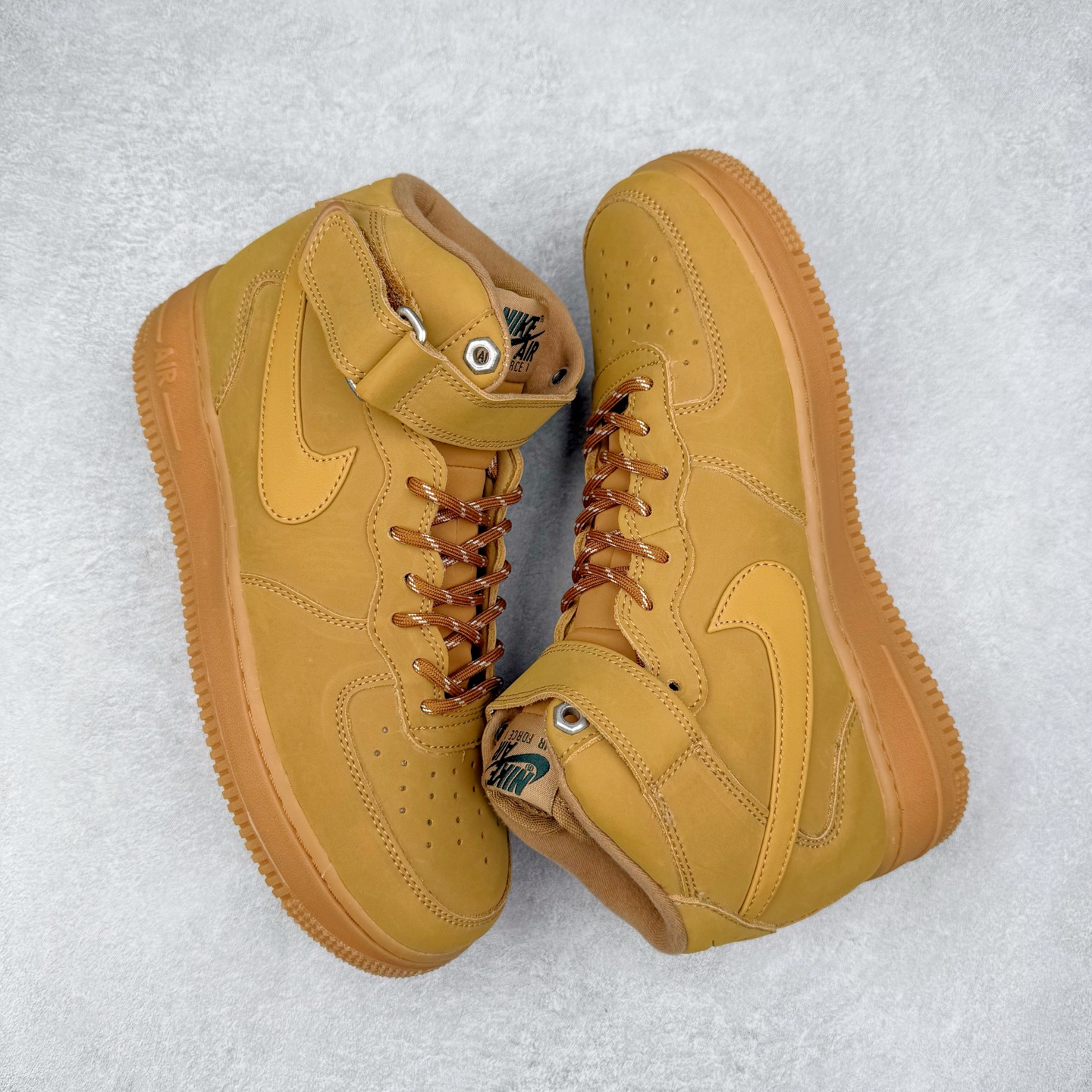 图片[3]-＃福利特价 NK Air Force 1´07 High 空军一号高帮百搭休闲运动板鞋 柔软、弹性十足的缓震性能和出色的中底设计 横跨复古与现代的外型结合 造就出风靡全球 三十多年的Force 1 直到今天还深受青睐 尺码：36 36.5 37.5 38 38.5 39 40 40.5 41 42 42.5 43 44 44.5 45-选品中心