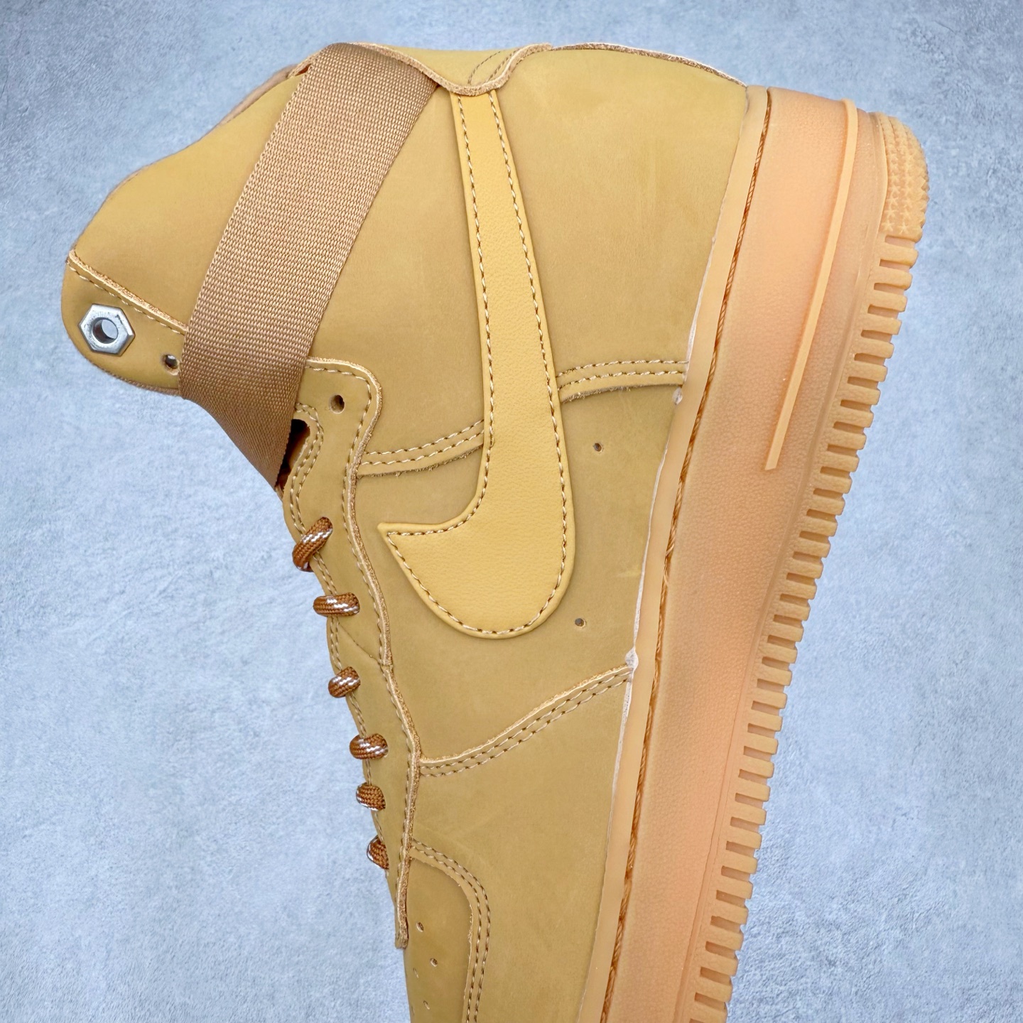 图片[7]-＃福利特价 NK Air Force 1´07 High 空军一号高帮百搭休闲运动板鞋 柔软、弹性十足的缓震性能和出色的中底设计 横跨复古与现代的外型结合 造就出风靡全球 三十多年的Force 1 直到今天还深受青睐 尺码：36 36.5 37.5 38 38.5 39 40 40.5 41 42 42.5 43 44 44.5 45-选品中心