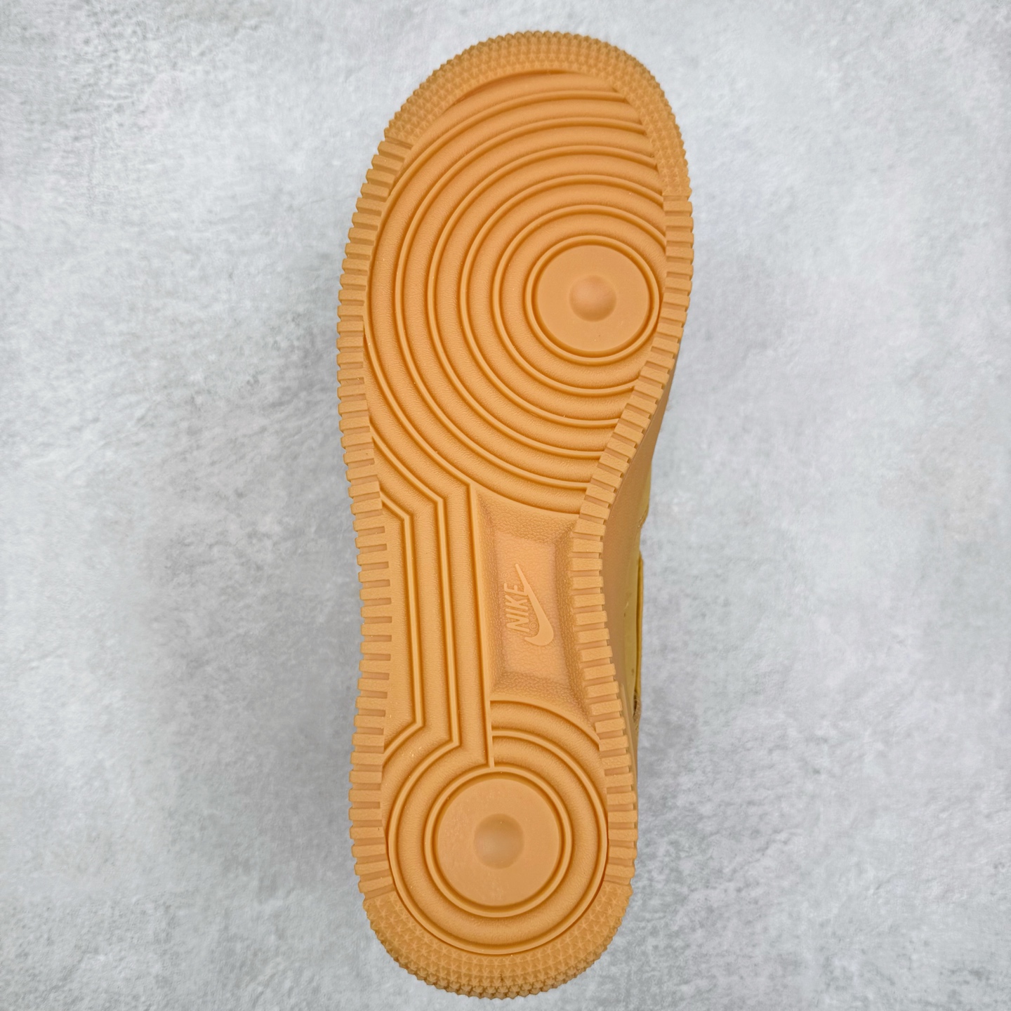 图片[9]-＃福利特价 NK Air Force 1´07 High 空军一号高帮百搭休闲运动板鞋 柔软、弹性十足的缓震性能和出色的中底设计 横跨复古与现代的外型结合 造就出风靡全球 三十多年的Force 1 直到今天还深受青睐 尺码：36 36.5 37.5 38 38.5 39 40 40.5 41 42 42.5 43 44 44.5 45-选品中心